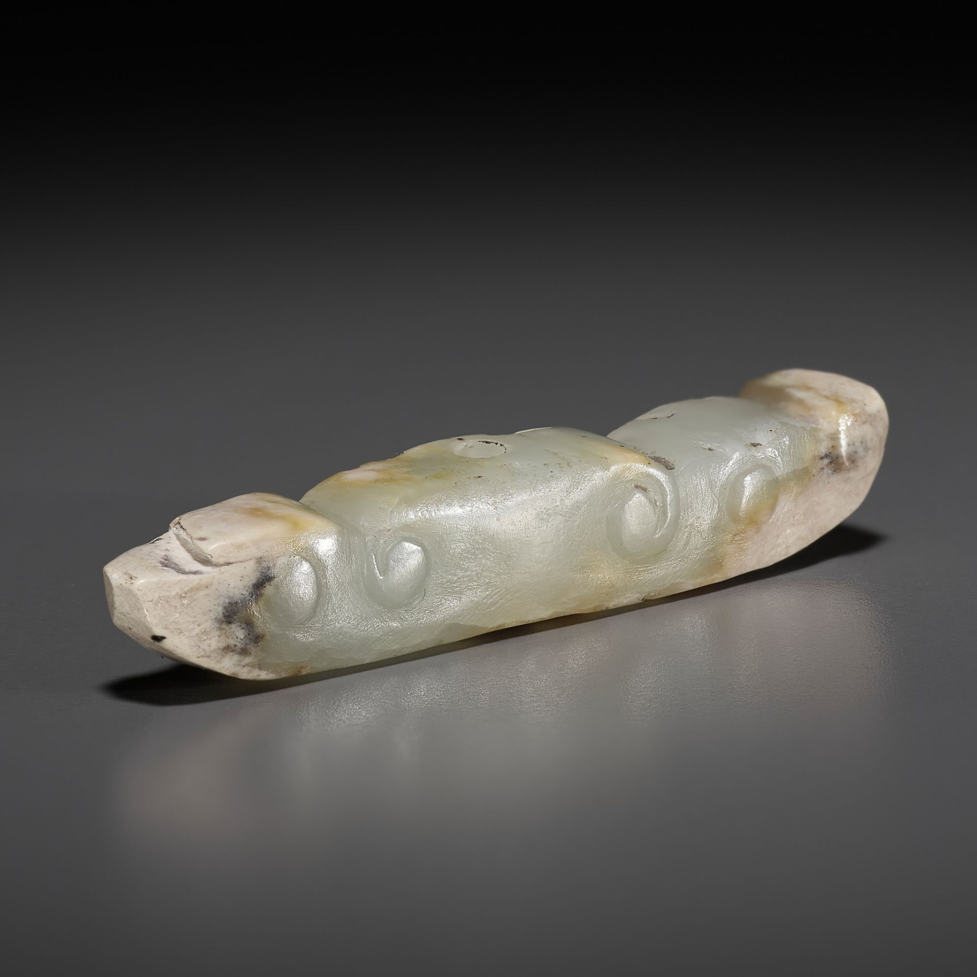 A JADE 'SILKWORM' PENDANT, LATE NEOLITHIC PERIOD TO SHANG DYNASTY - Image 12 of 12