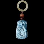 A CARVED AQUAMARINE AND JADE PENDANT, LATE QING DYNASTY