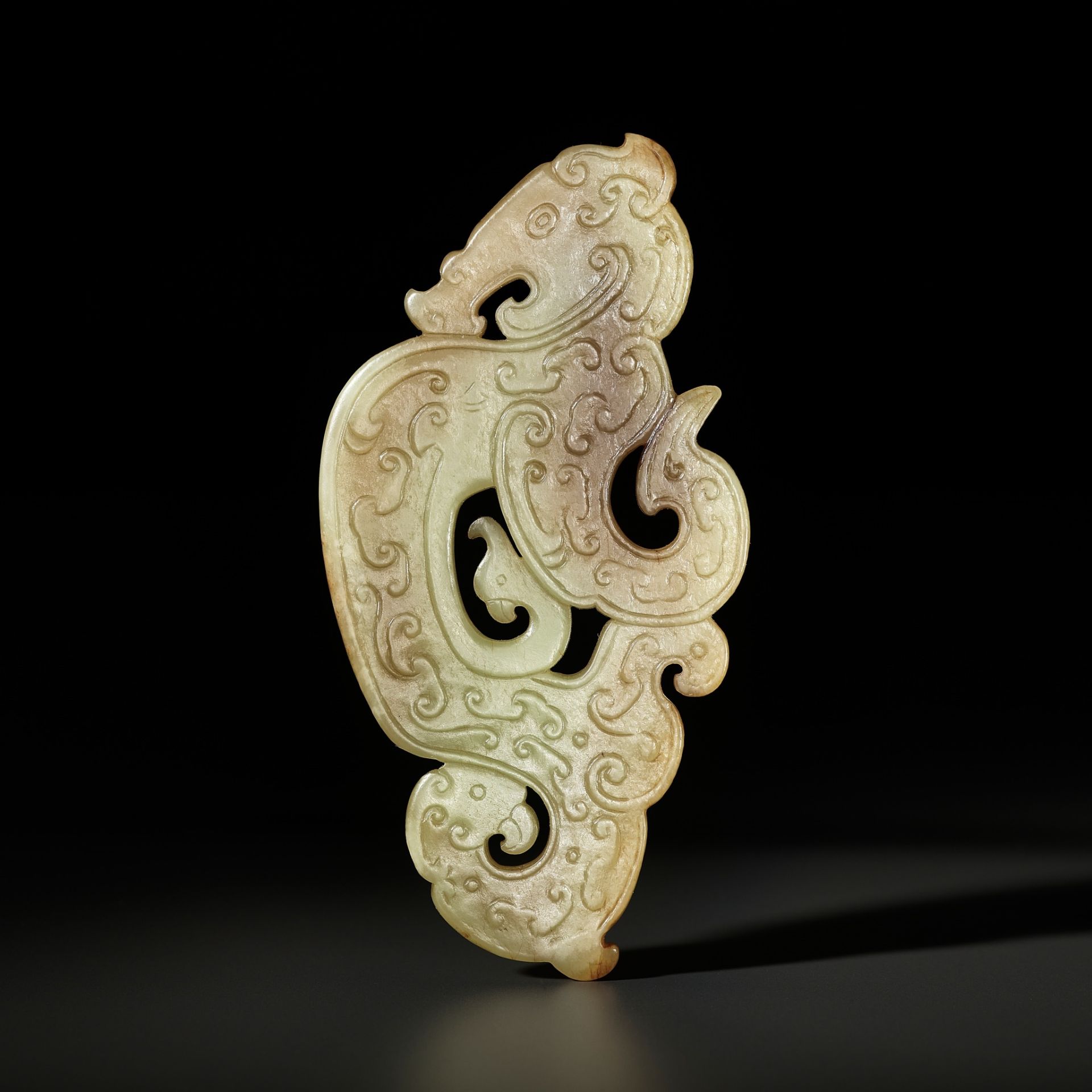 AN ARCHAISTIC YELLOW JADE 'DRAGON AND PHEONIX' PENDANT, SONG TO MING DYNASTY - Image 15 of 15