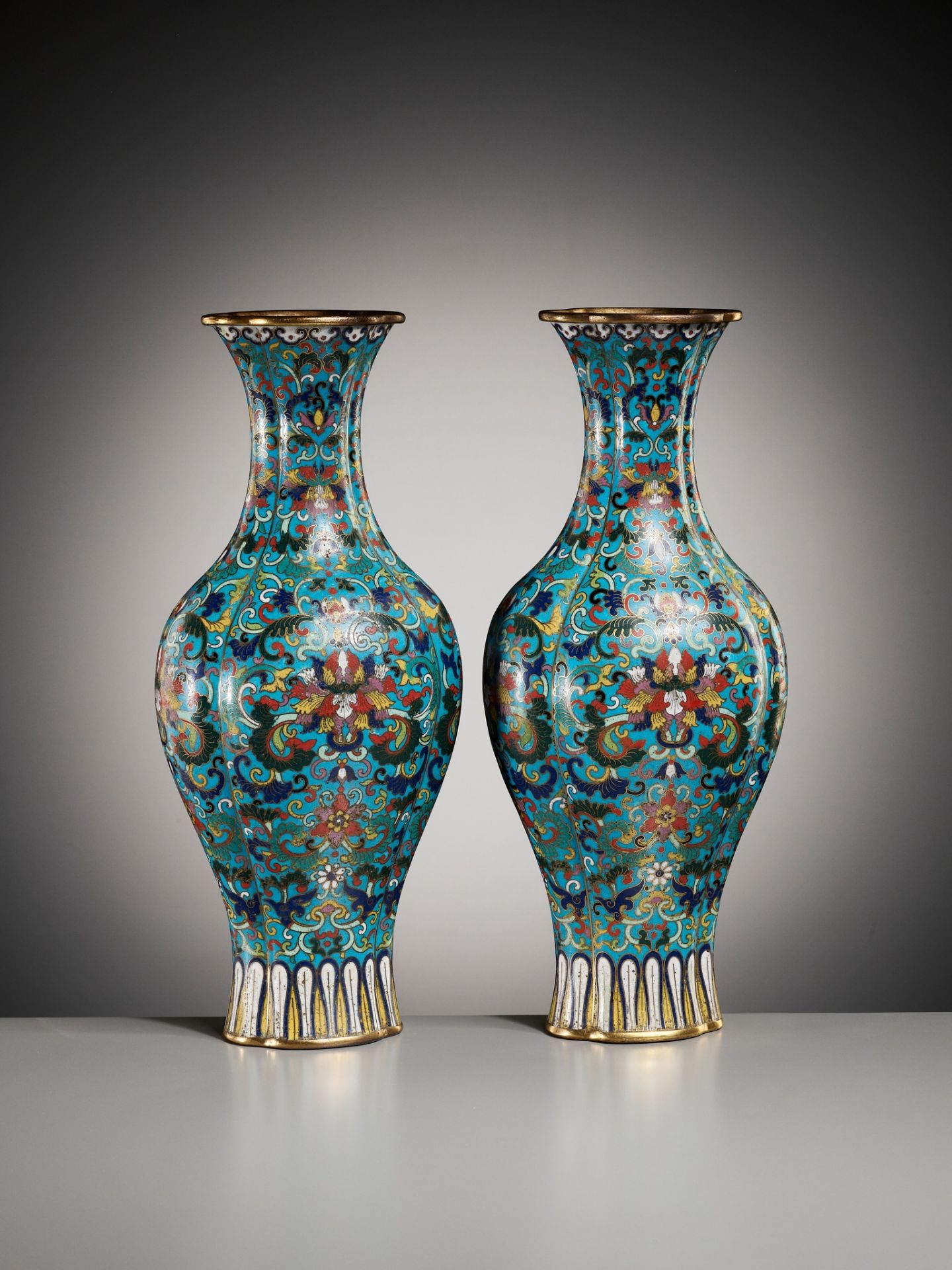 AN IMPERIAL PAIR OF QUADRILOBED CLOISONNÉ ENAMEL ‘LOTUS’ VASES, QIANLONG MARK AND OF THE PERIOD - Image 10 of 17