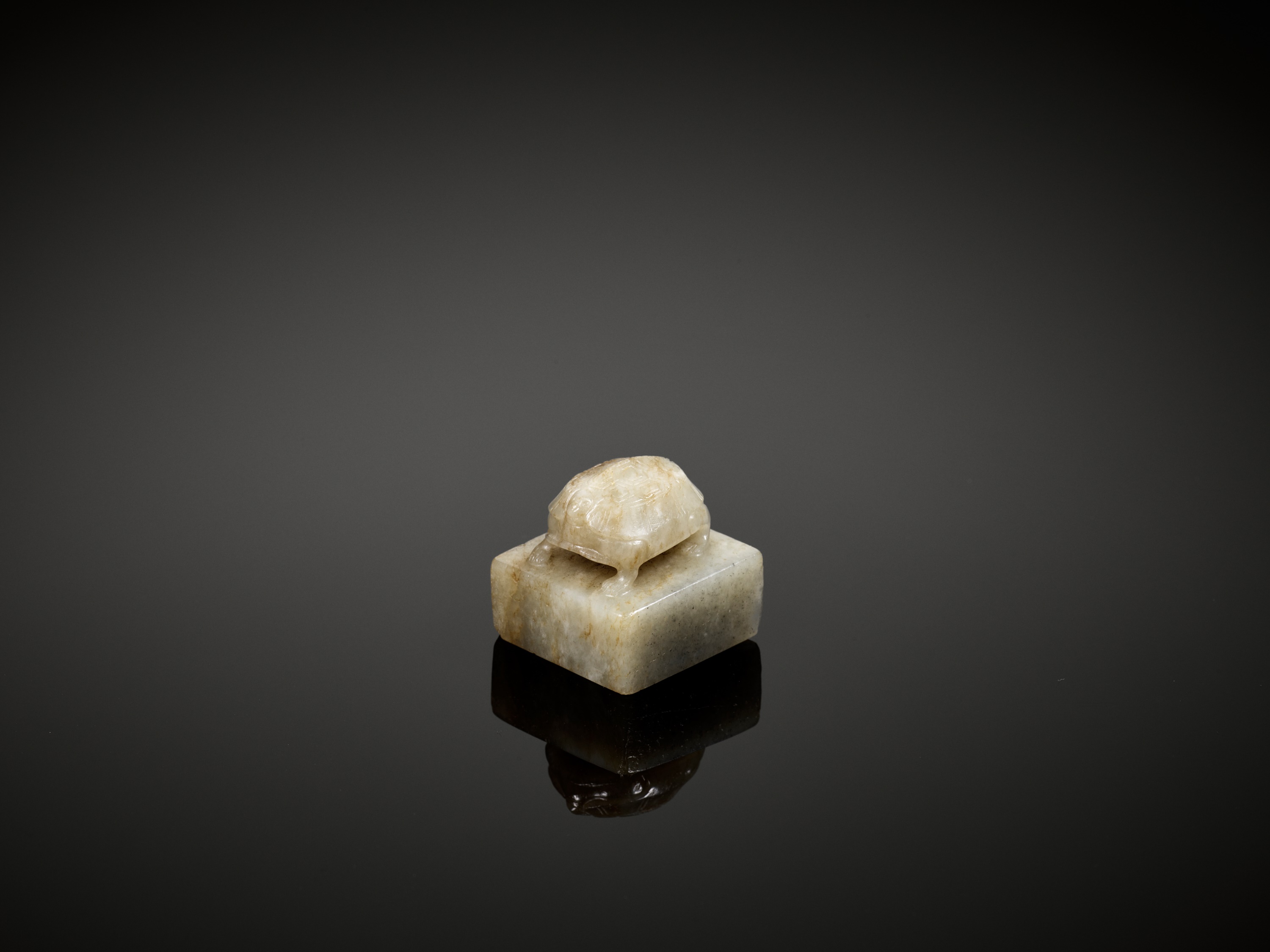 A CELADON JADE 'TURTLE' SEAL, 17TH CENTURY - Image 12 of 13