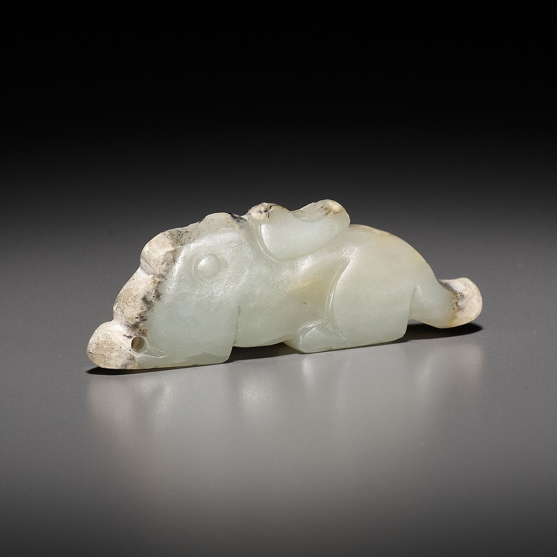 A JADE 'RABBIT' PENDANT, LATE SHANG TO EARLY WESTERN ZHOU DYNASTY - Image 14 of 14