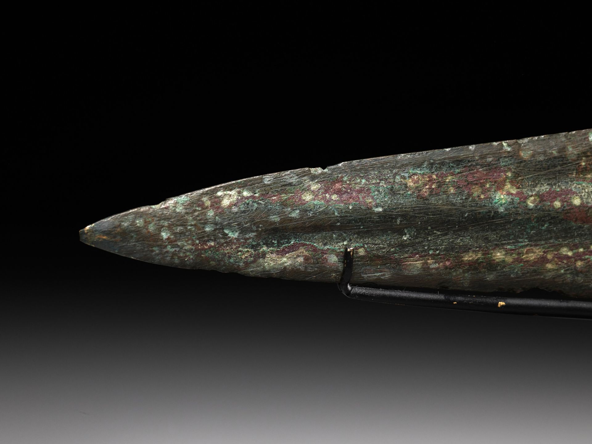 A BRONZE 'TIGER' HALBERD BLADE, ZHONGHU GE, EASTERN ZHOU DYNASTY, WARRING STATES PERIOD - Image 11 of 14