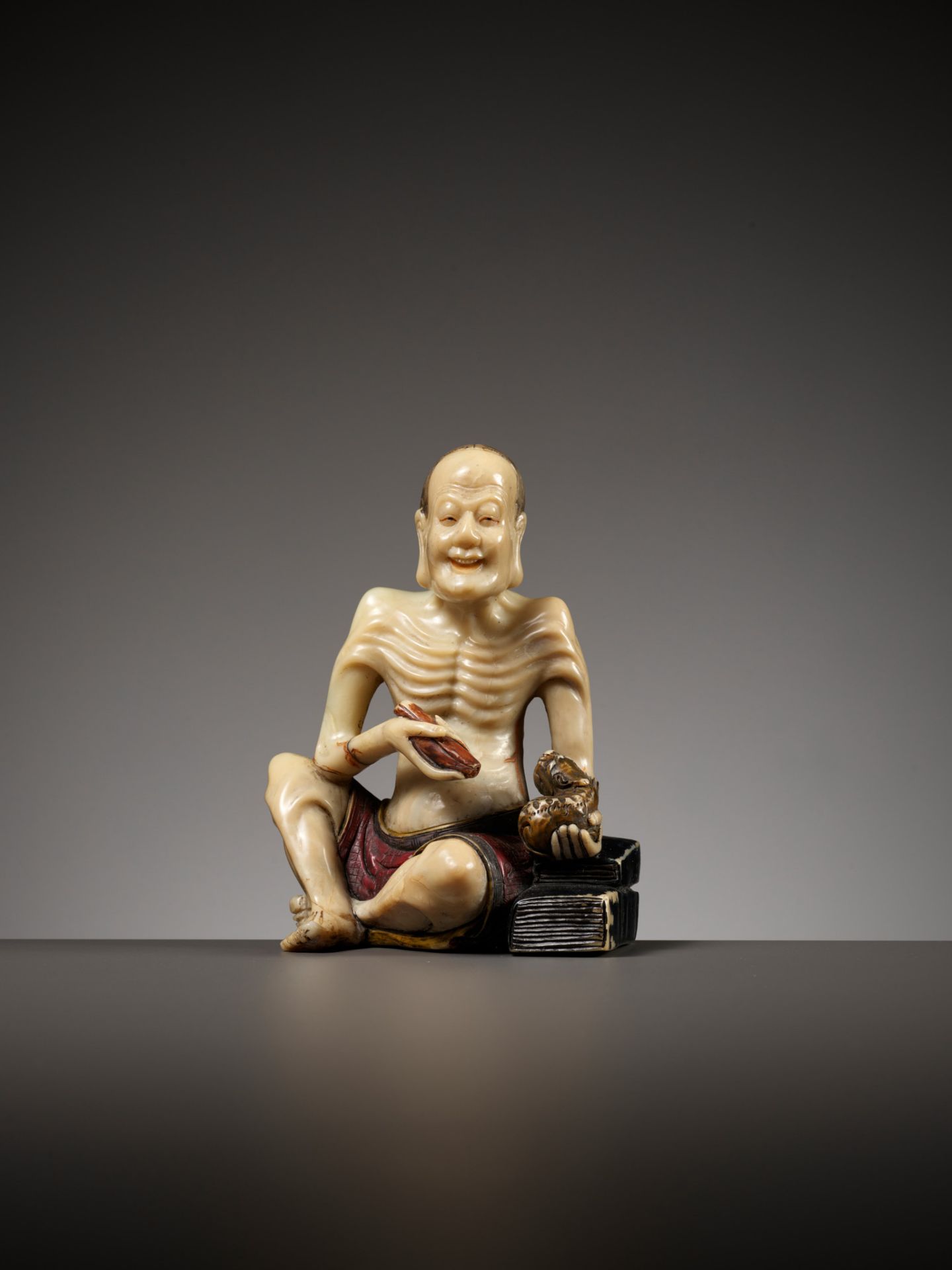 A SOAPSTONE FIGURE OF VIJRAPUTRA, MID-QING DYNASTY - Image 2 of 16