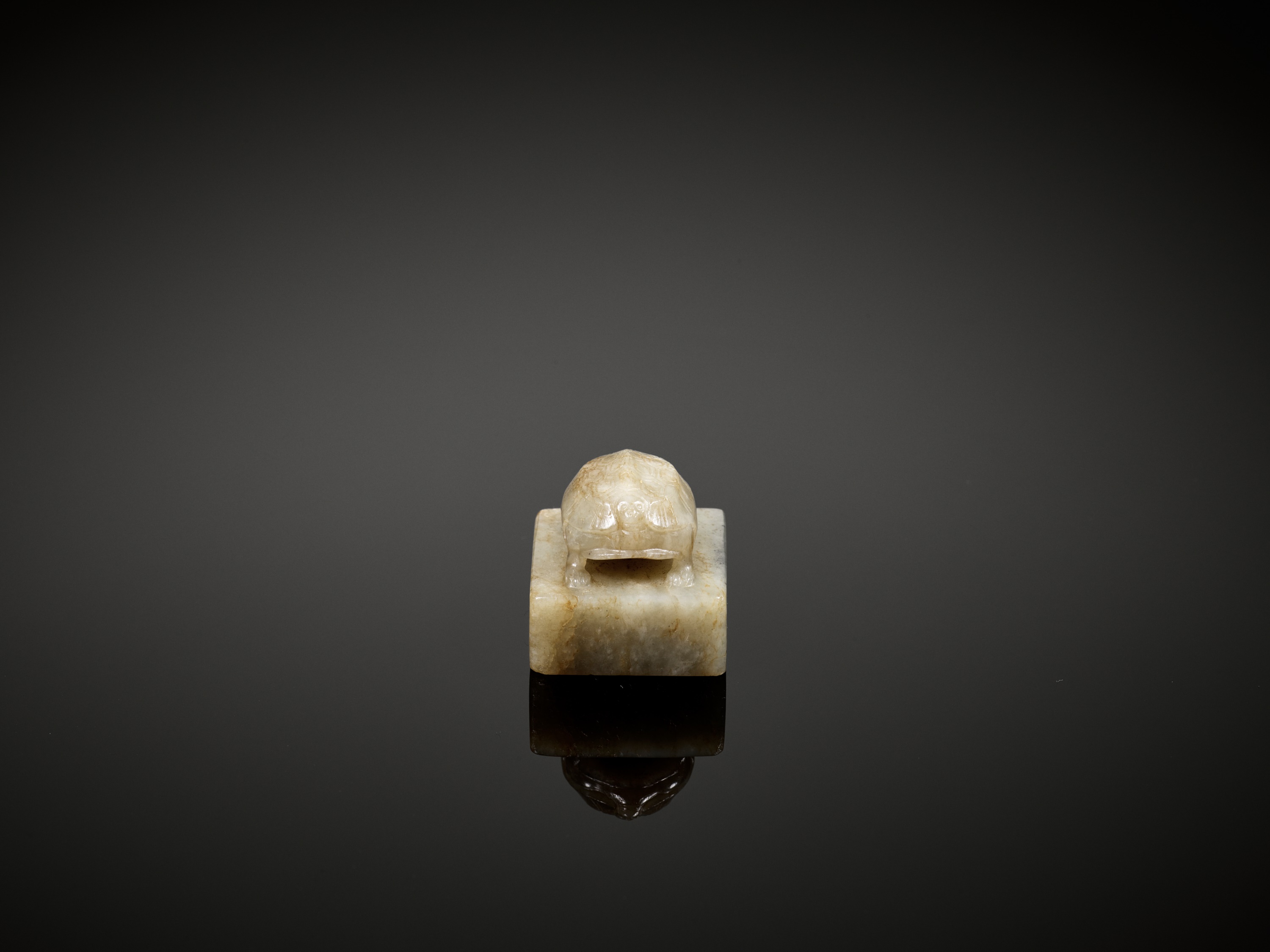 A CELADON JADE 'TURTLE' SEAL, 17TH CENTURY - Image 11 of 13