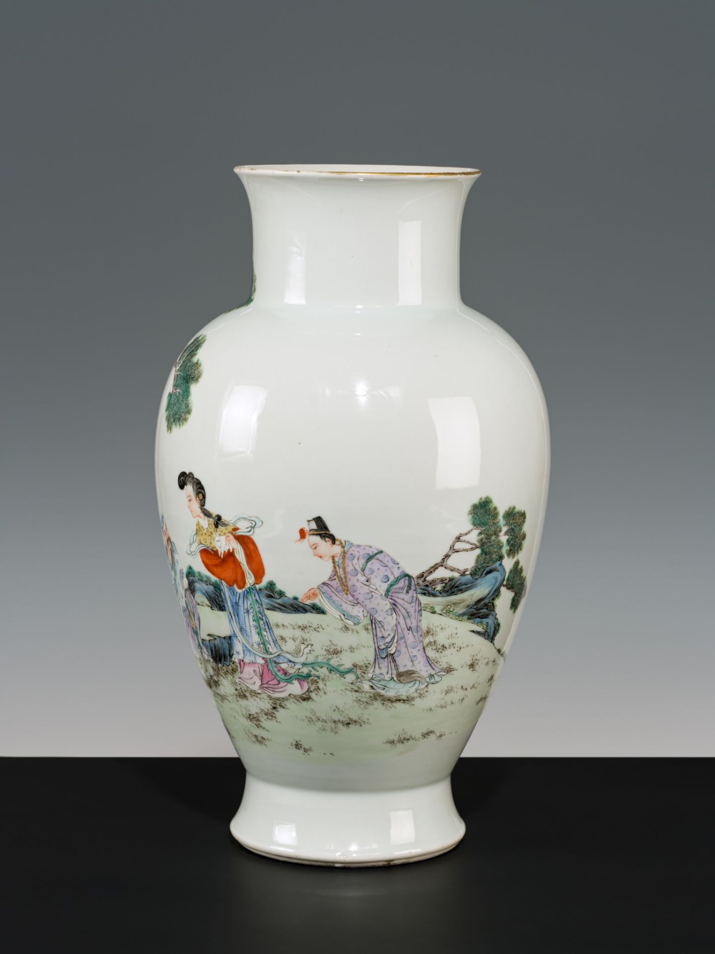 A FAMILLE ROSE 'SCHOLARS' VASE, SHENDETANG ZHI MARK, REPUBLIC PERIOD - Bild 10 aus 12