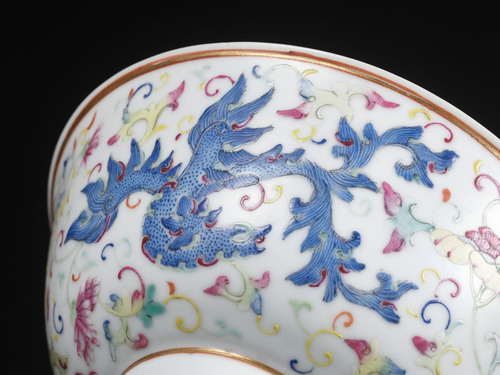 A PAIR OF FAMILLE-ROSE 'PHOENIX' BOWLS, GUANGXU MARK AND PERIOD - Image 15 of 16