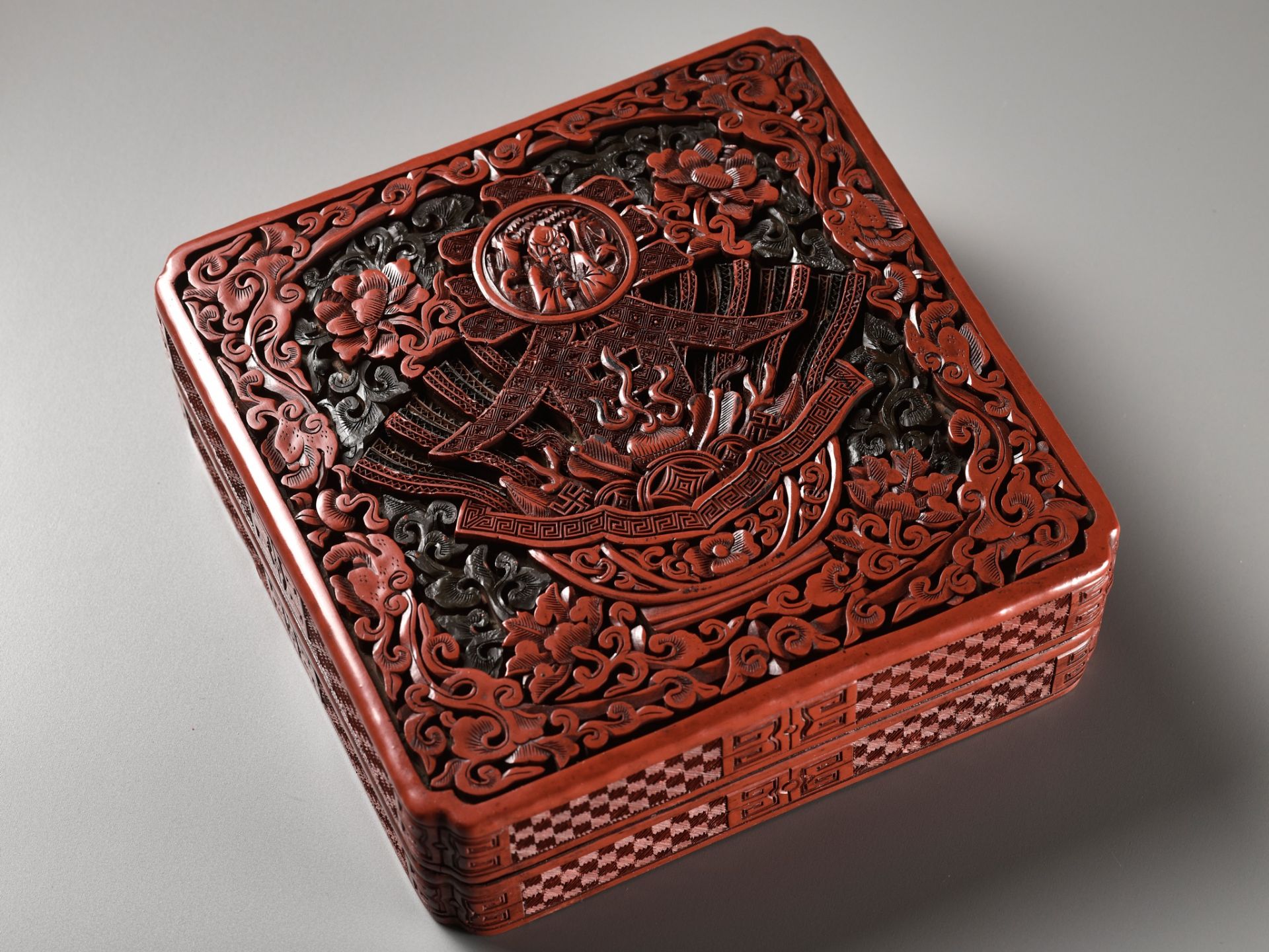 A SQUARE THREE-COLOR LACQUER 'CHUN' SPRING BOX AND COVER, QING DYNASTY - Image 6 of 11