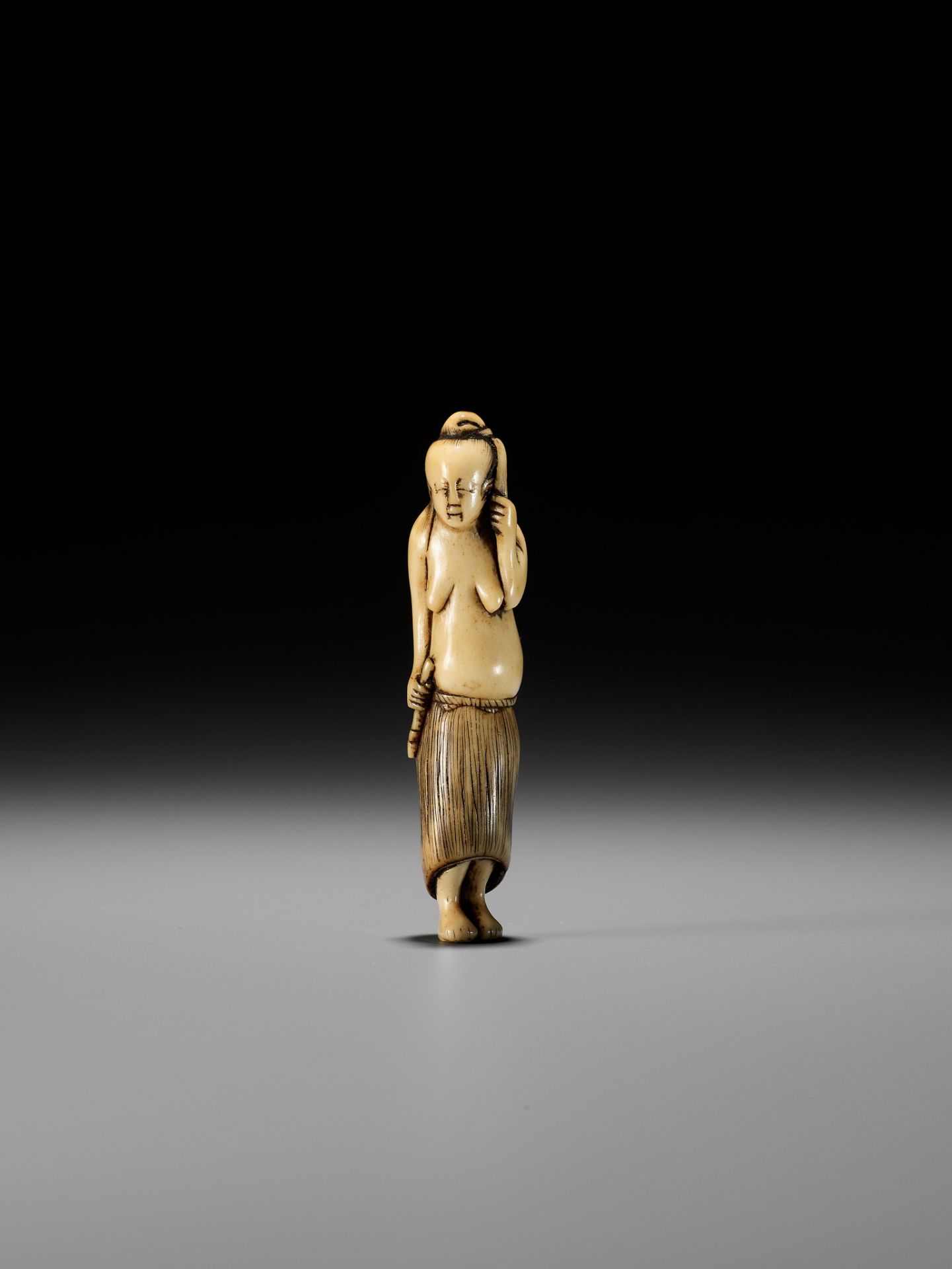 AN ANTLER NETSUKE OF A DIVING GIRL (AMA) - Image 2 of 11