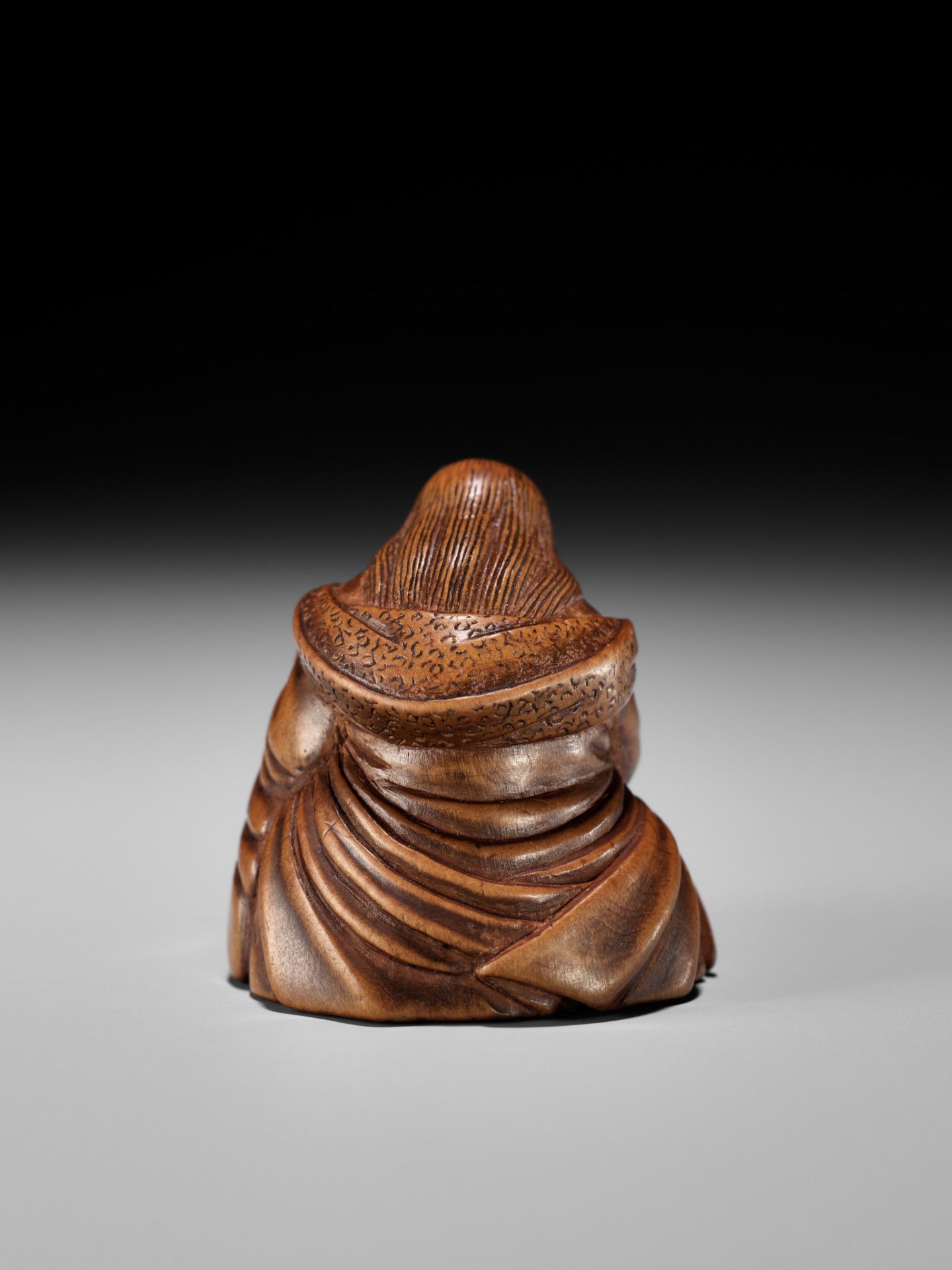 JOBUN: A VERY RARE WOOD NETSUKE OF OKAME WITH A SAKE SAUCER - Image 7 of 14