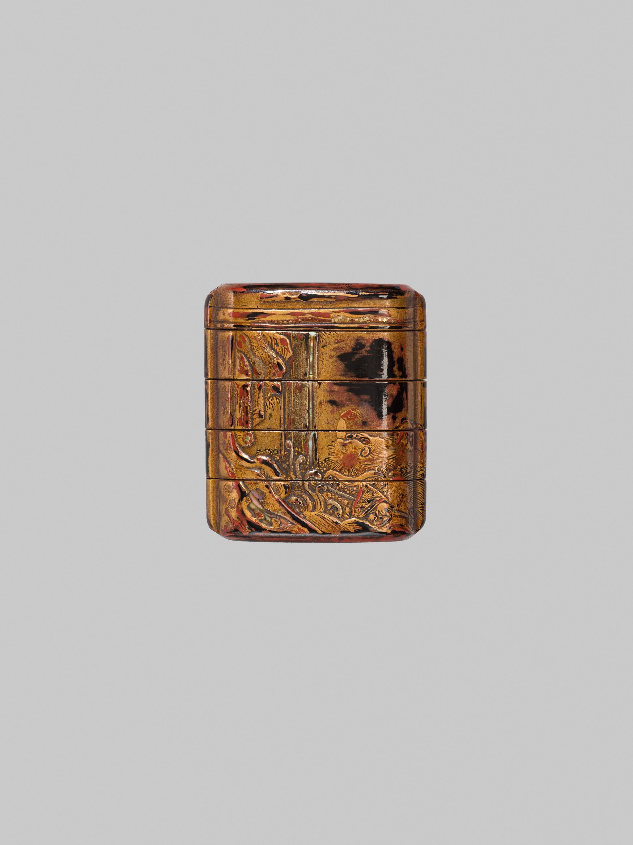 AN EARLY LACQUER FOUR-CASE INRO OF A DRUNKEN SHOJO - Image 4 of 5