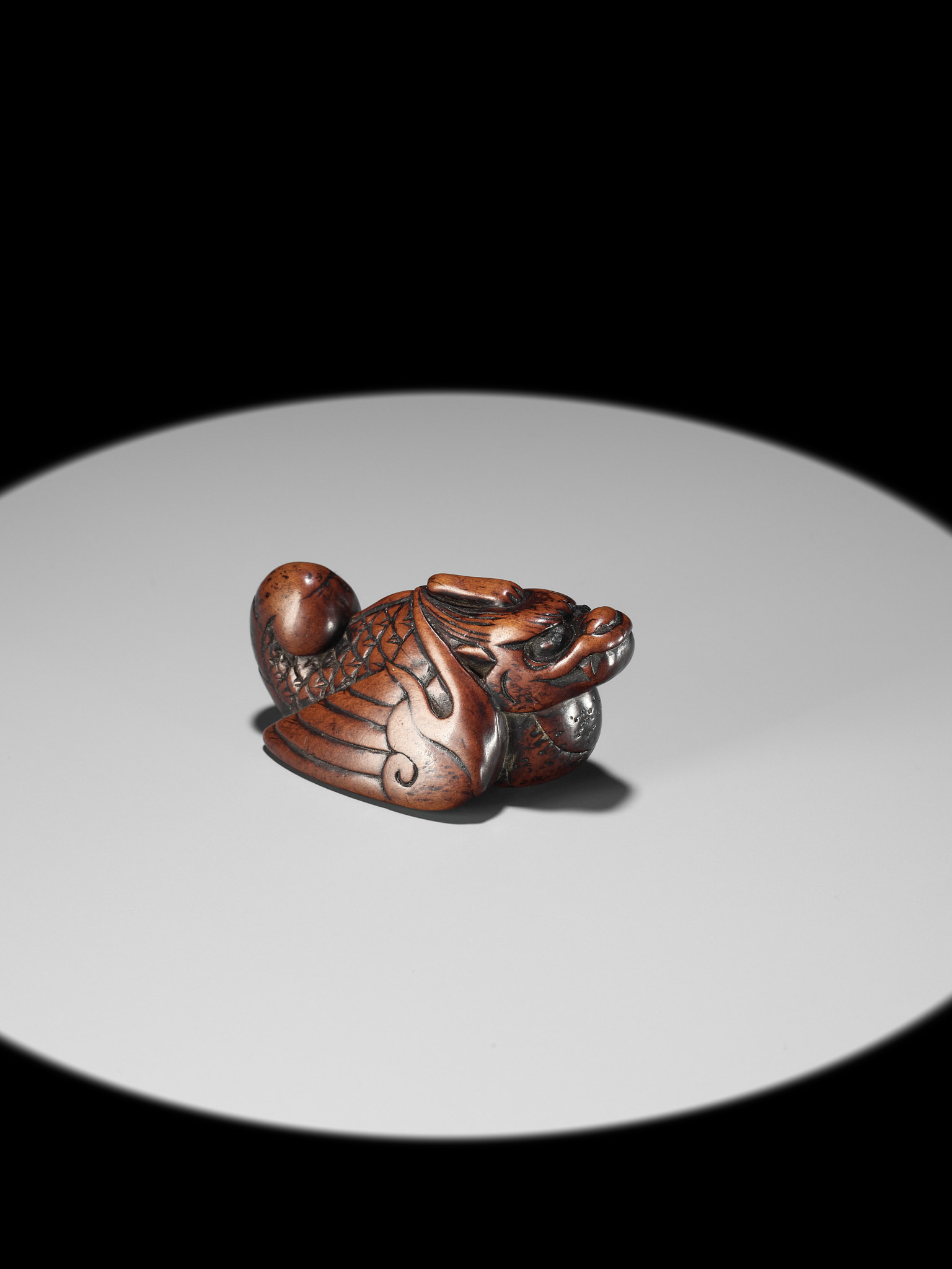 A RARE WOOD NETSUKE OF A HIRYU (FLYING DRAGON), SOKEN KISHO TYPE - Image 11 of 17