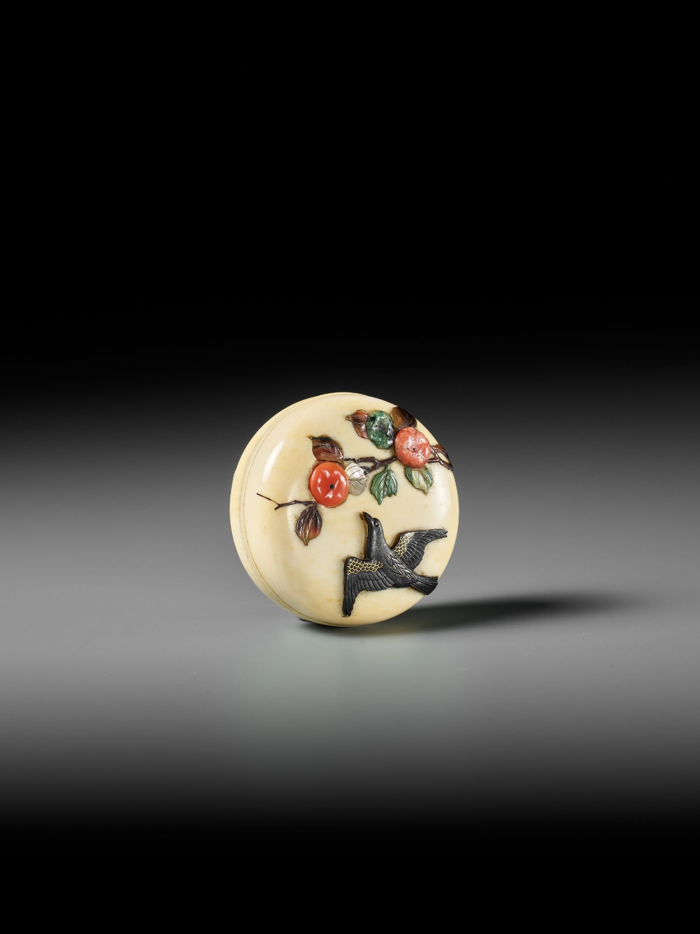 A FINE INLAID IVORY MANJU NETSUKE OF KACHO-GA TYPE - Image 2 of 11