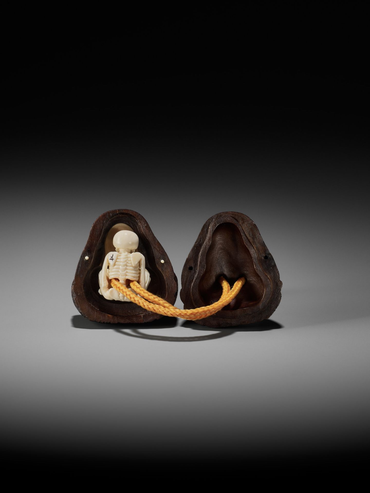 ALEXANDER DERKACHENKO: DARUMA DOLL WITH SKELETON - Bild 3 aus 13