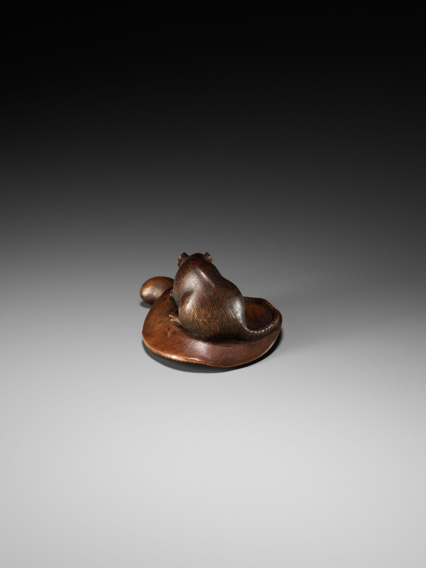 MASANAO: A FINE WOOD NETSUKE OF A RAT ON A MUSHROOM - Image 8 of 11