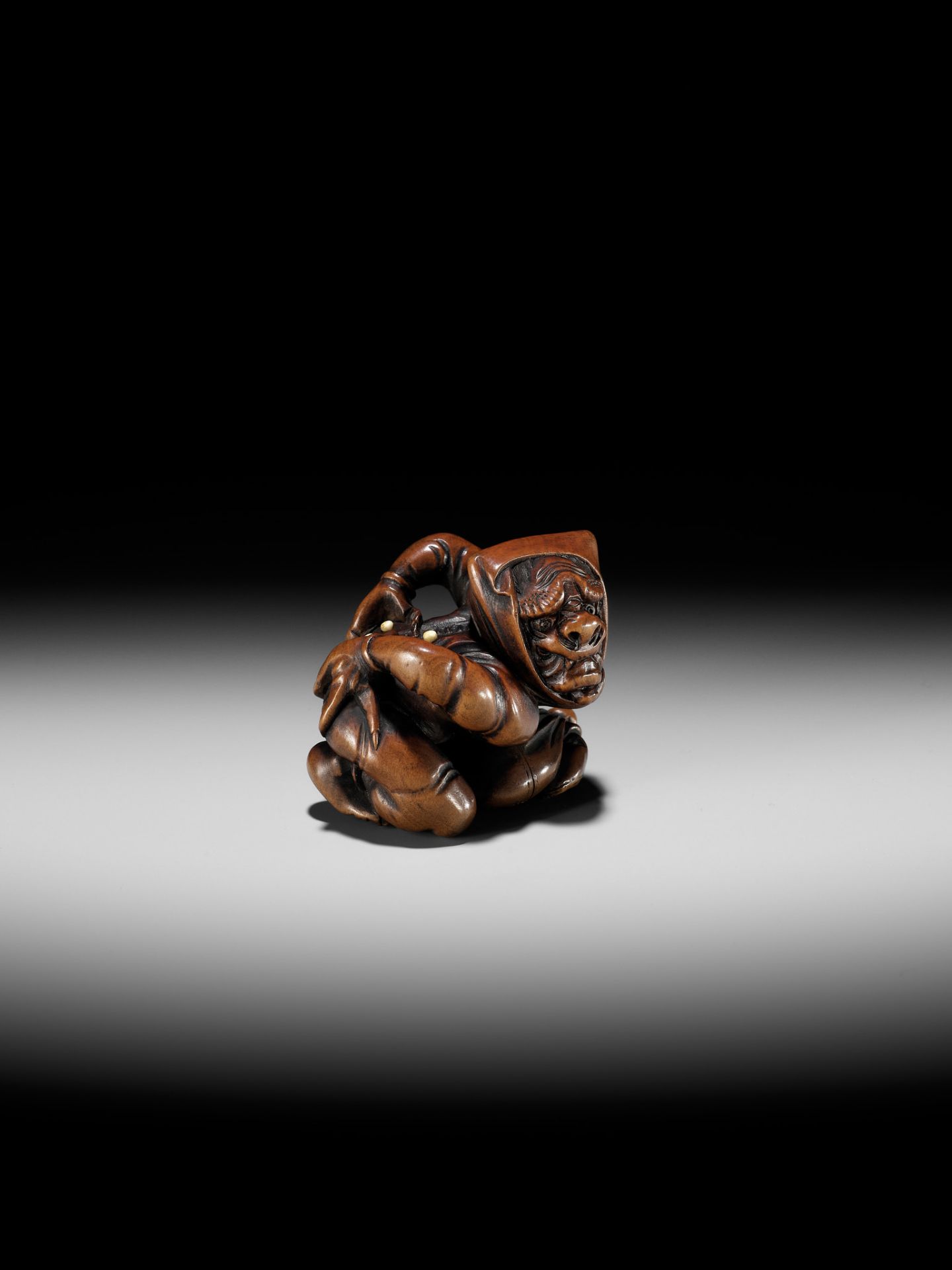 HOSHUNSAI MASAYUKI: A SUPERB INLAID WOOD NETSUKE OF AN ONI AT SETSUBUN - Bild 12 aus 15