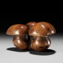 MINKO: A WOOD NETSUKE OF A CLUSTER OF MUSHROOMS