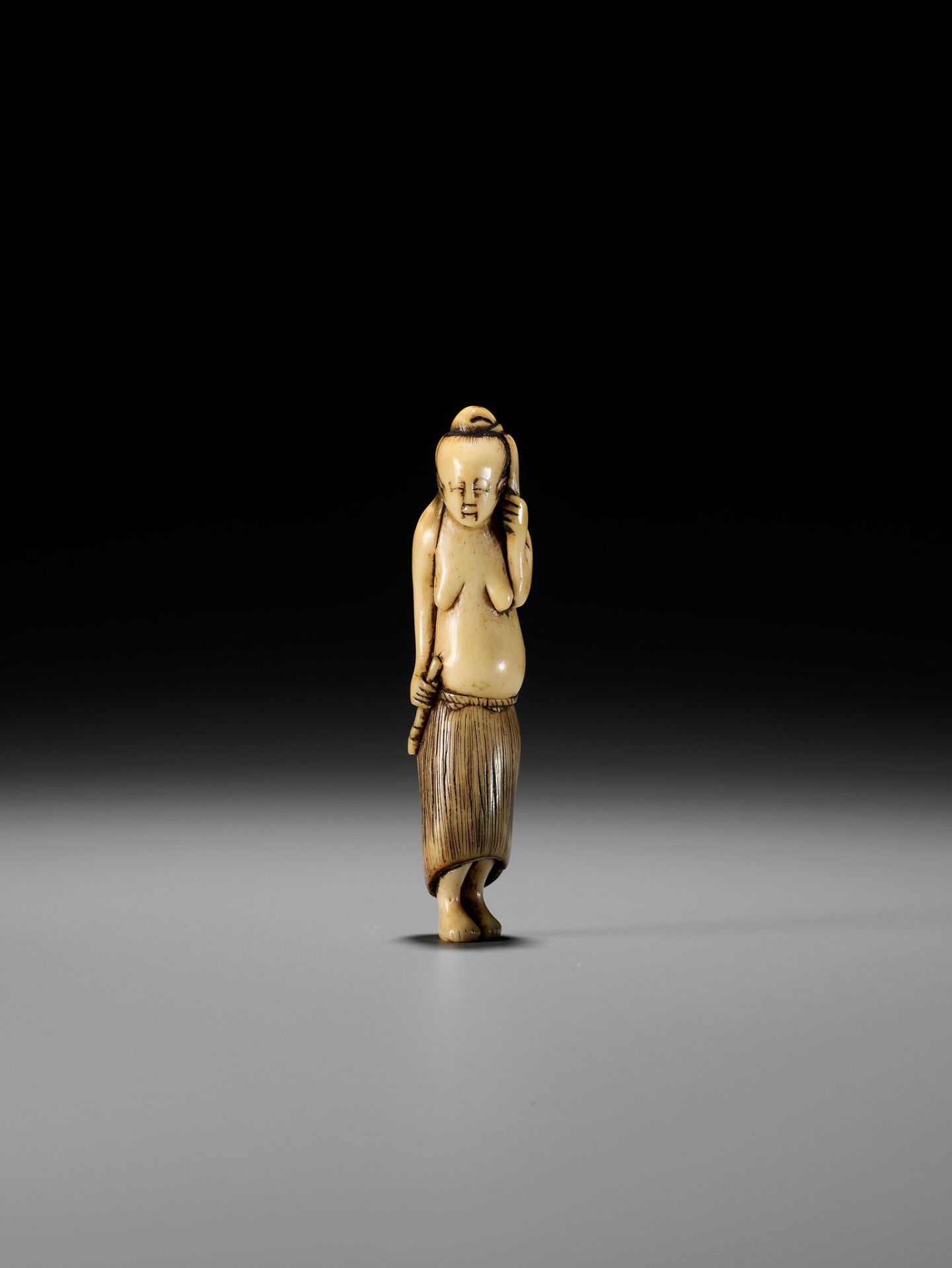 AN ANTLER NETSUKE OF A DIVING GIRL (AMA) - Image 3 of 11