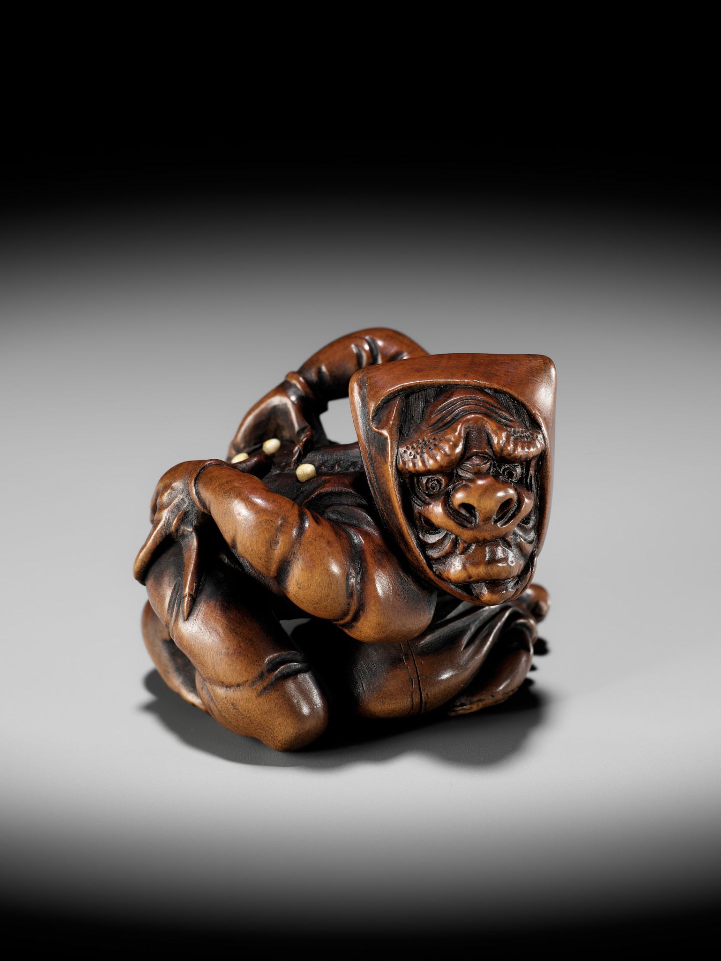 HOSHUNSAI MASAYUKI: A SUPERB INLAID WOOD NETSUKE OF AN ONI AT SETSUBUN - Bild 13 aus 15