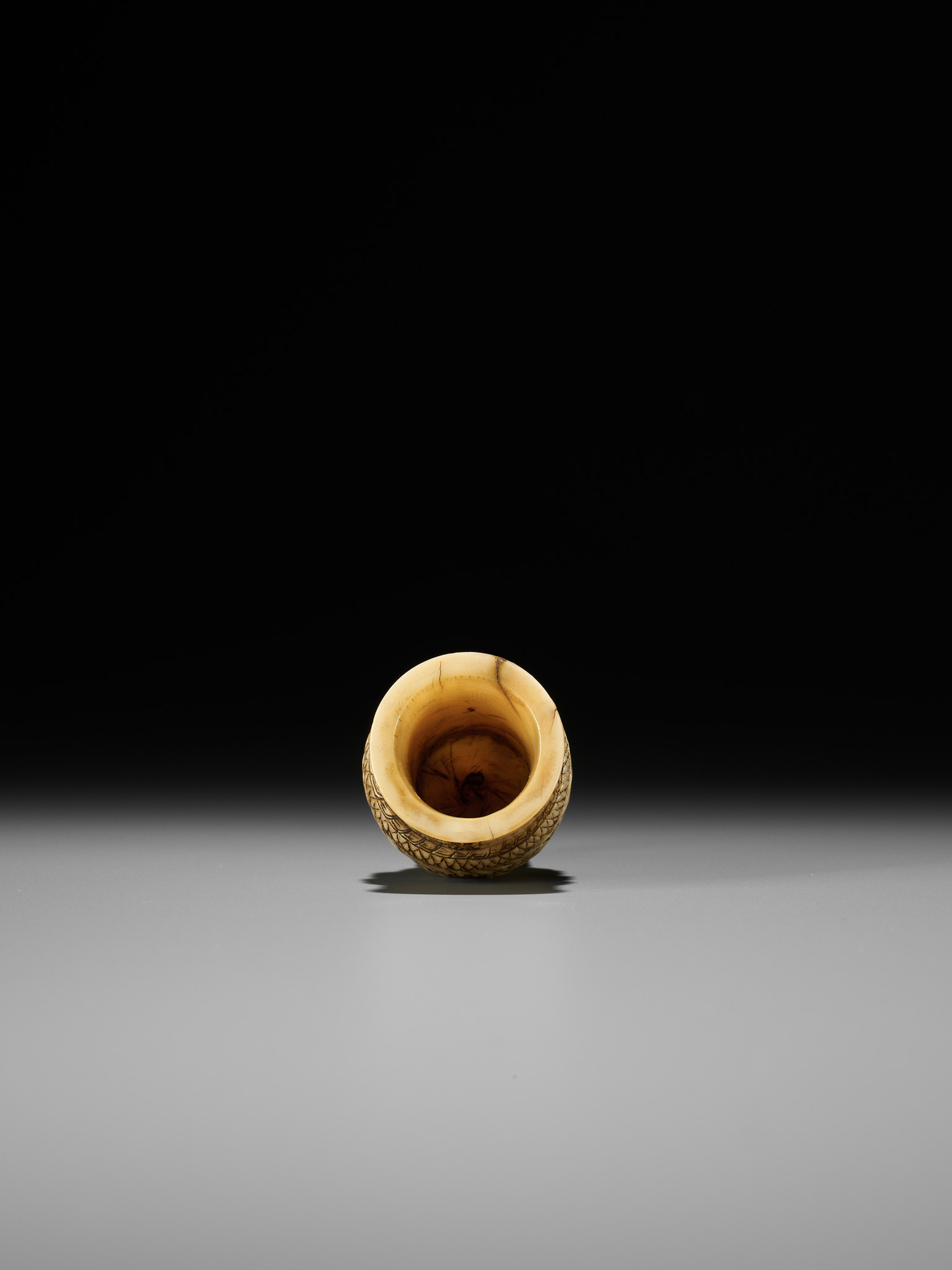 A RARE MARINE TOOTH NETSUKE OF KIYOHIME - Image 12 of 12