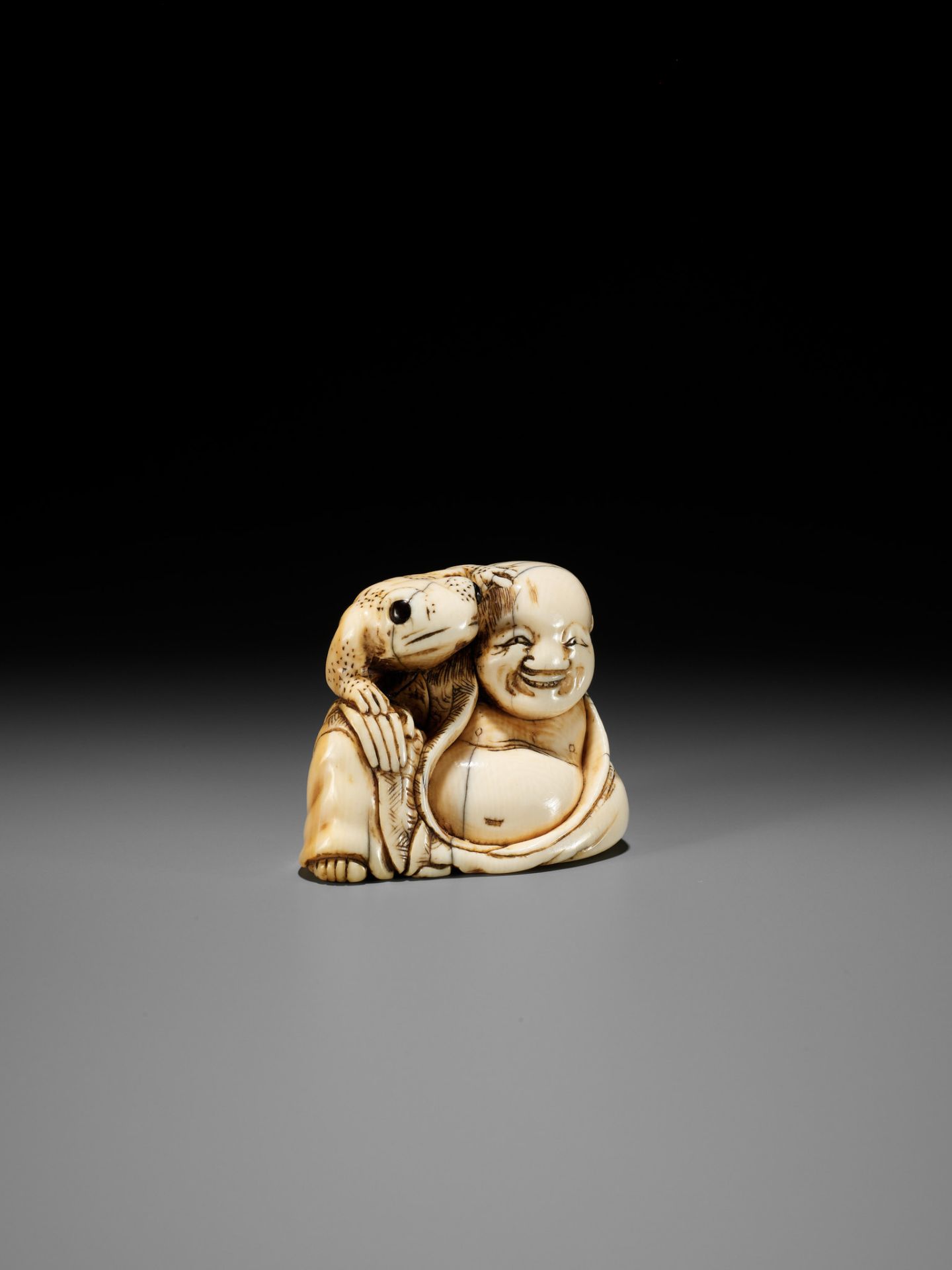 MASAMORI: A LARGE KYOTO SCHOOL IVORY NETSUKE OF GAMA SENNIN - Bild 8 aus 11