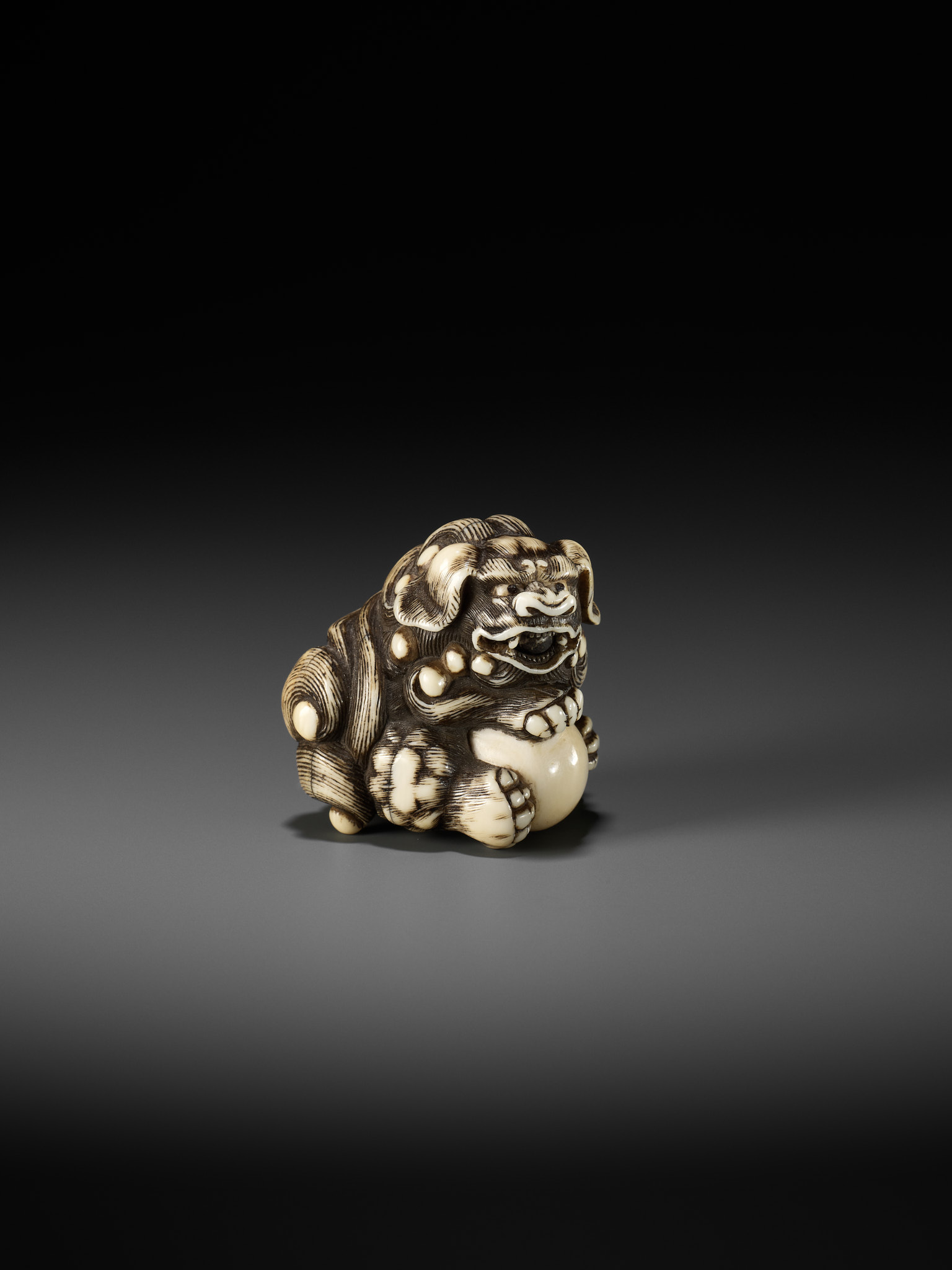 GYOKUZAN: AN IVORY NETSUKE OF A SHISHI - Image 10 of 13