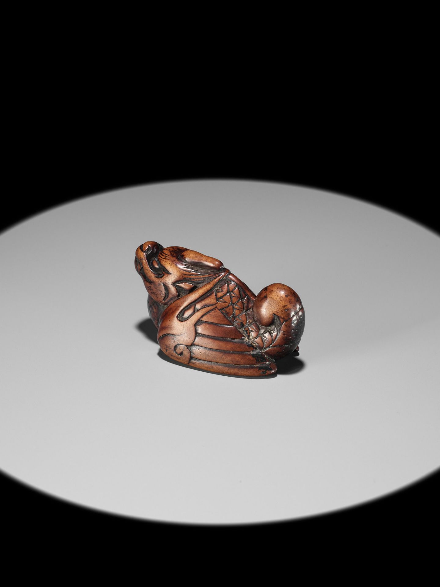 A RARE WOOD NETSUKE OF A HIRYU (FLYING DRAGON), SOKEN KISHO TYPE - Image 14 of 17