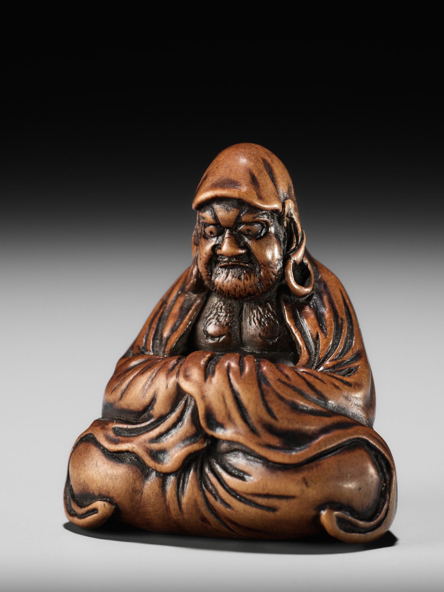 MINKOKU: A SUPERB WOOD NETSUKE OF DARUMA - Bild 8 aus 14