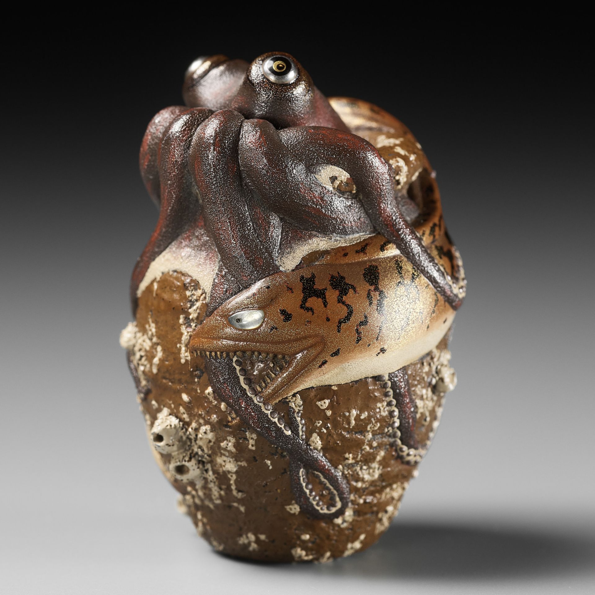 UNRYUAN: A SUPERB CONTEMPORARY LACQUER NETSUKE OF A TAKOTSUBO, OCTOPUS POT