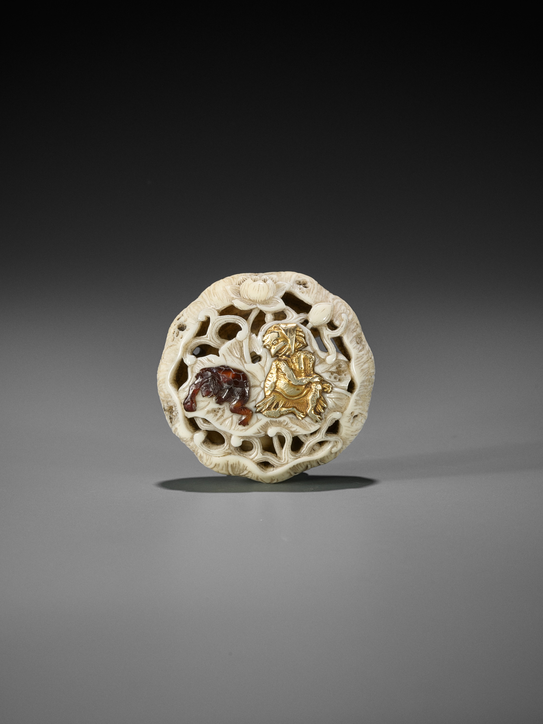 FUKU: A SUPERB GOLD-INLAID RYUSA MANJU NETSUKE DEPICTING KAPPA AND LOTUS - Image 2 of 10