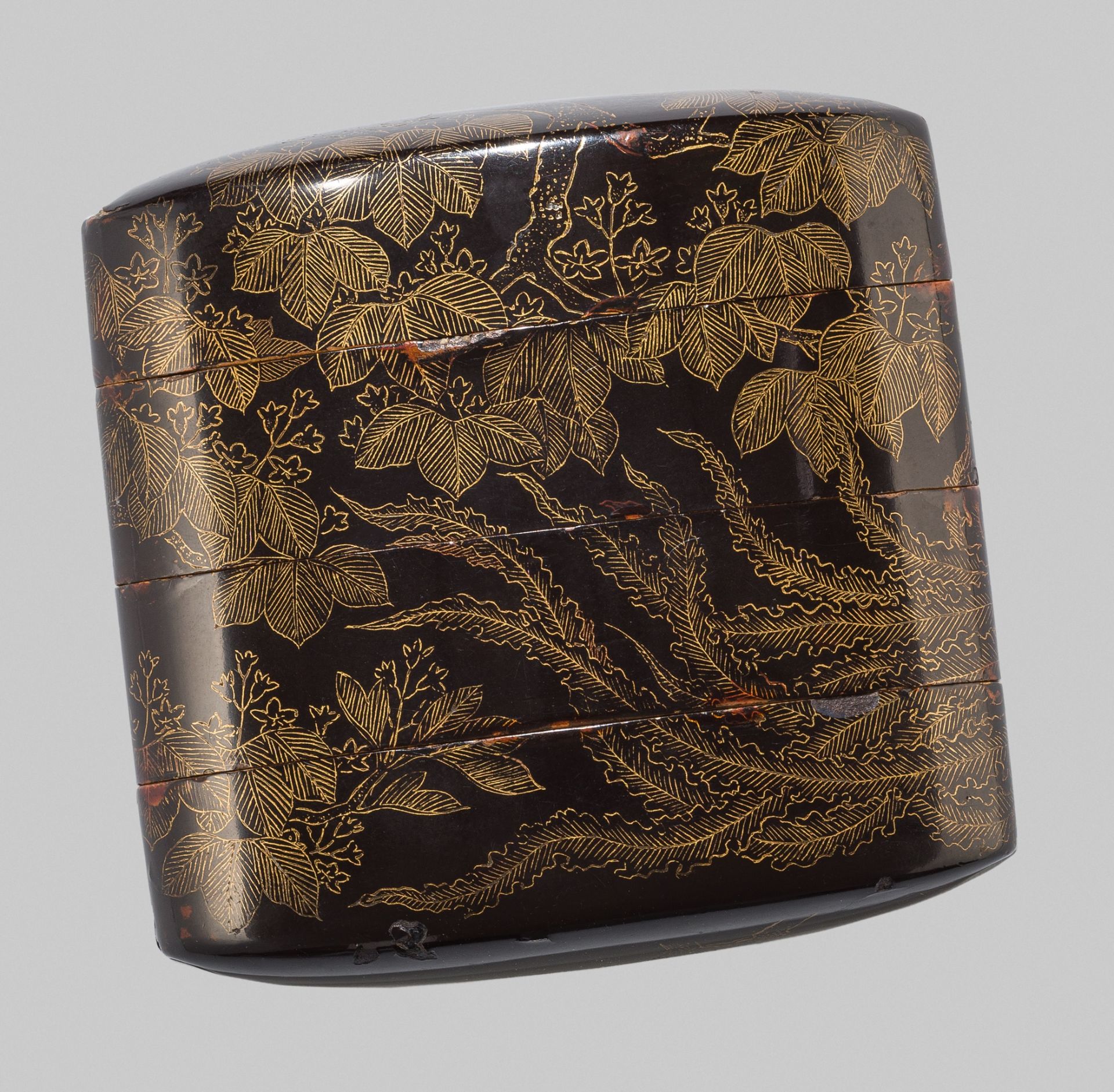 A BLACK LACQUER THREE-CASE INRO WITH A HO-O BIRD ON A KIRI TREE - Bild 4 aus 8