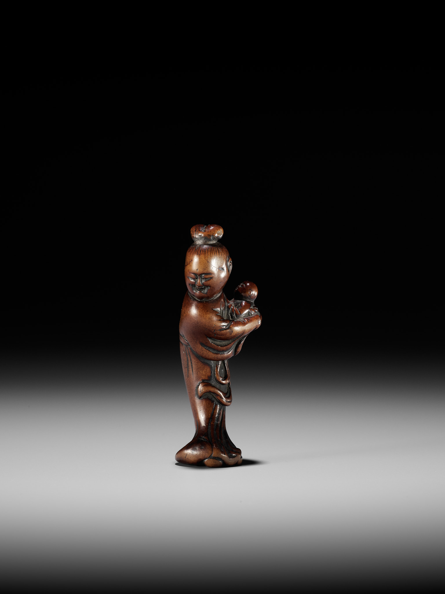 A WOOD NETSUKE OF KAKKYO'S WIFE AND CHILD - Image 10 of 12