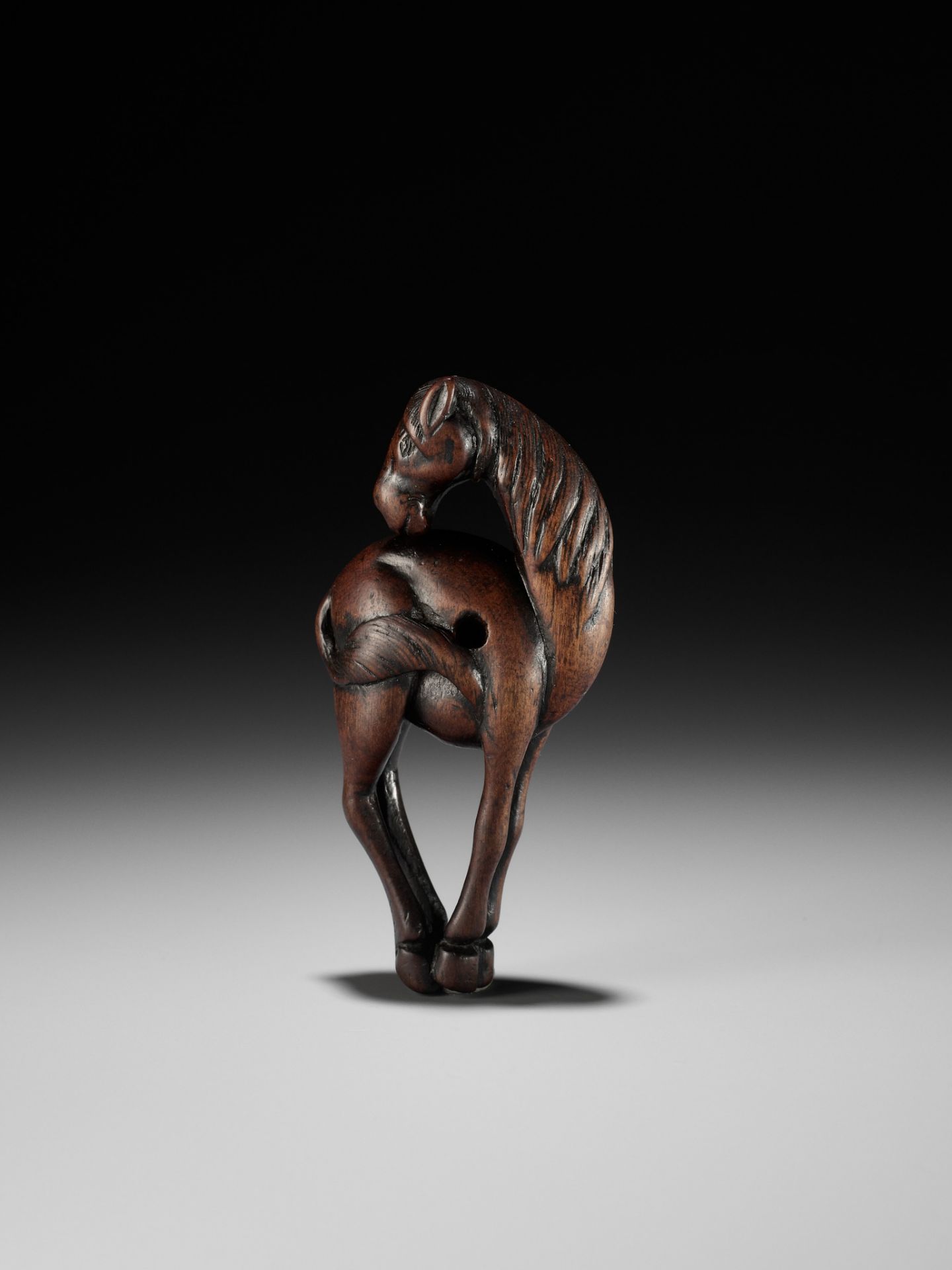 A SUPERB AND LARGE WOOD NETSUKE OF A HORSE - Image 6 of 10