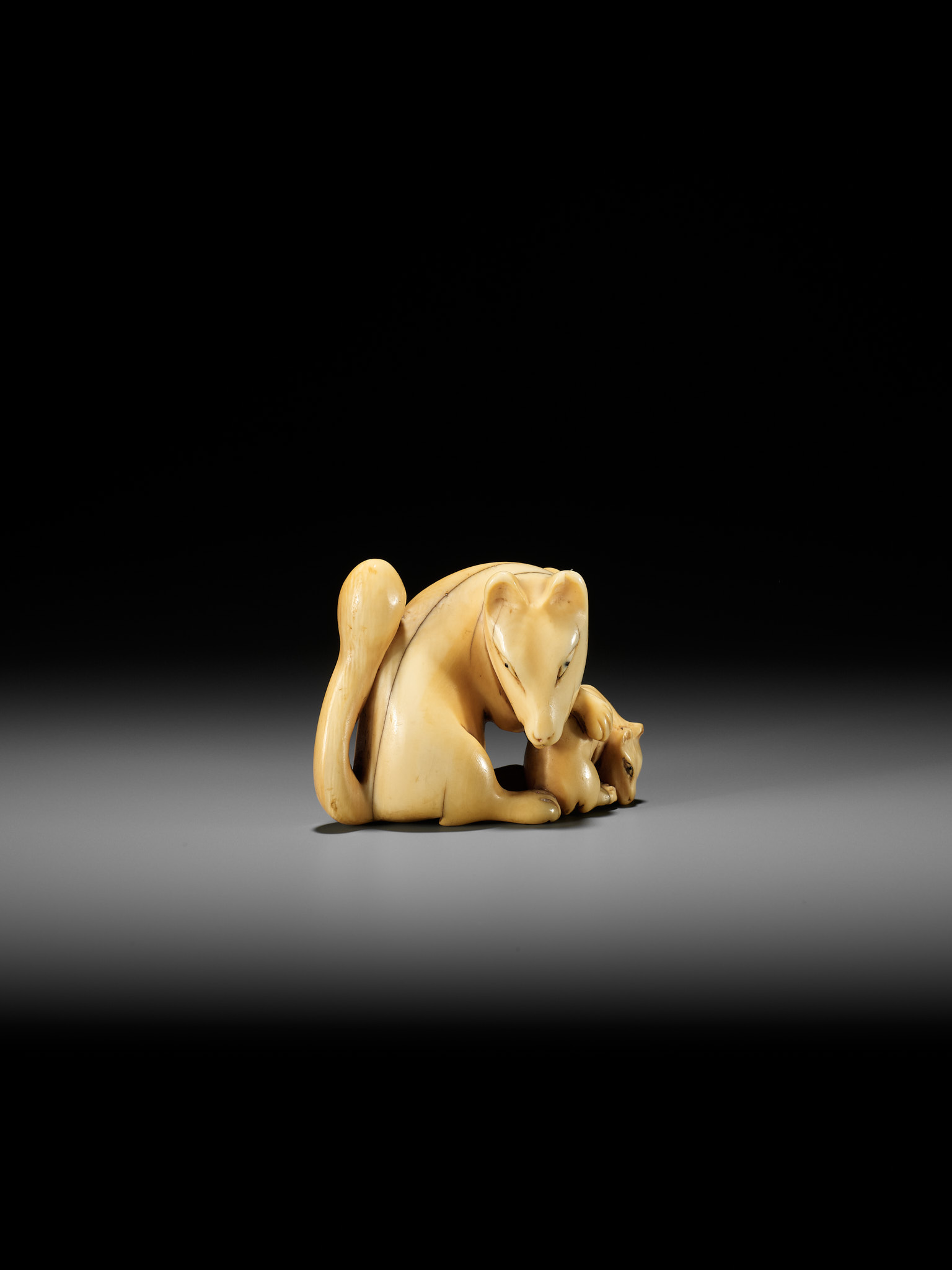 A RARE IVORY NETSUKE OF A KITSUNE (FOX) AND CUB - Image 13 of 17