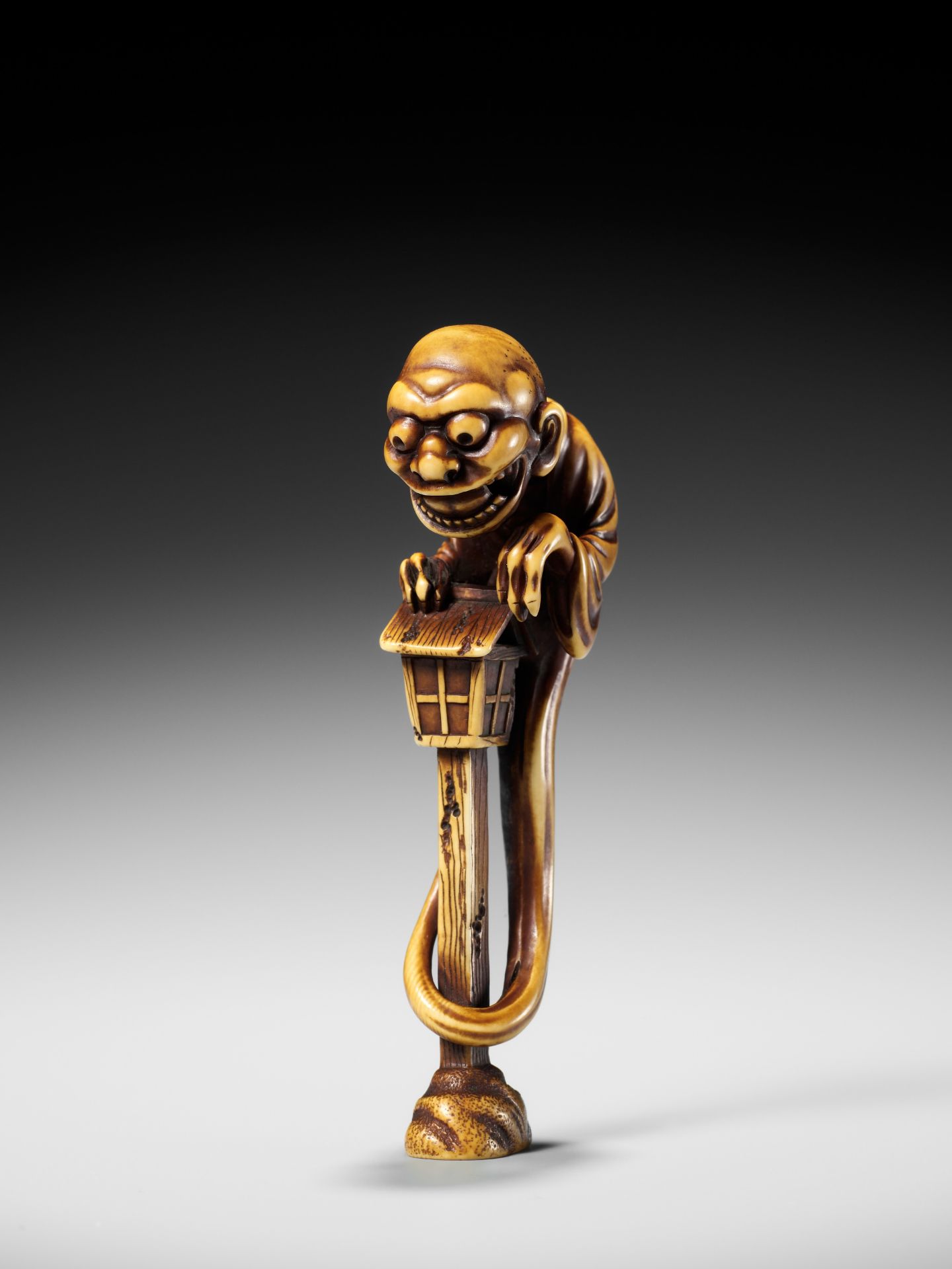 HIDEMASA: A SUPERB AND LARGE IVORY NETSUKE OF THE BAKEMONO MIKOSHI NYUDO - Bild 16 aus 26