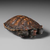 HIDARI ISSAN: A SUPERB THREE-CASE WOOD INRO OF A TORTOISE