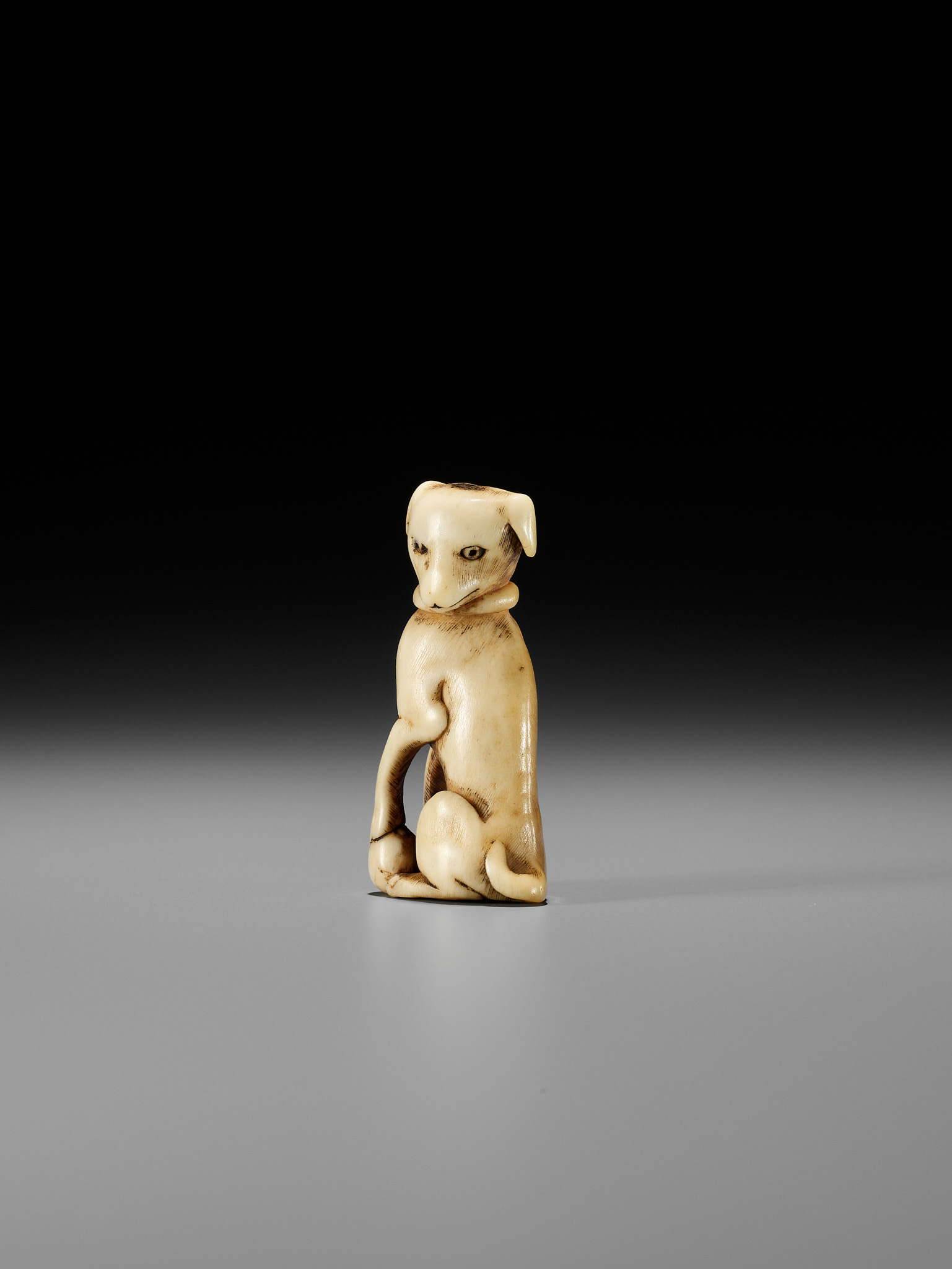 A KYOTO SCHOOL ANTLER NETSUKE OF A DOG - Image 6 of 13