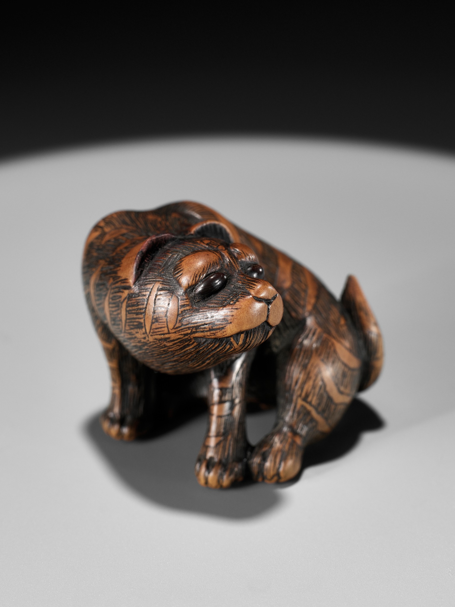 SHIGEKAZU: A FINE WOOD NETSUKE OF A TIGER - Image 12 of 15