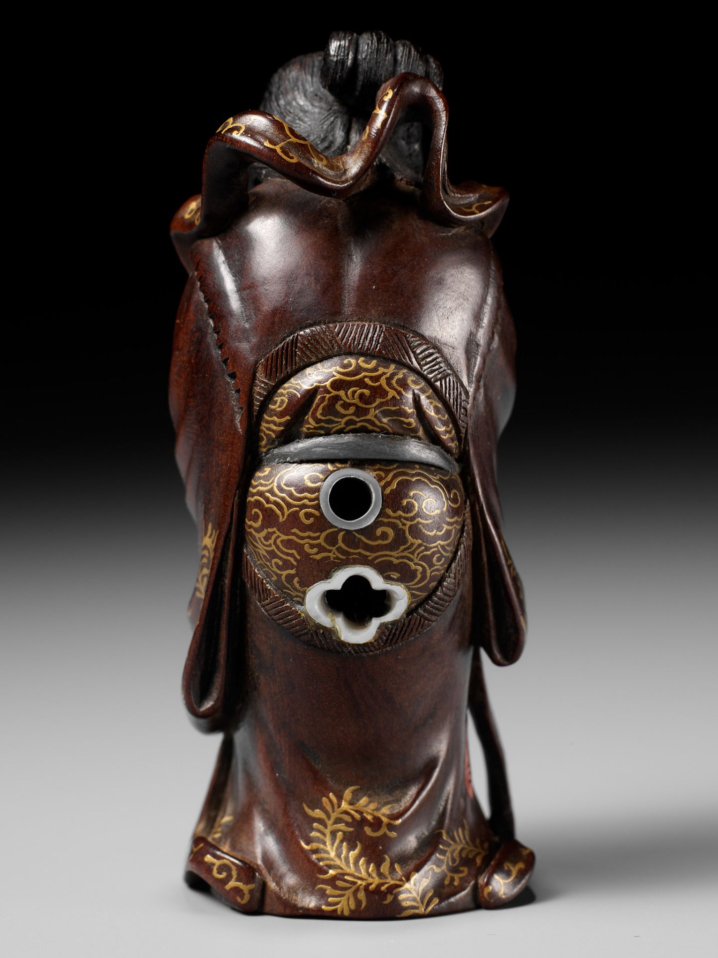 KYOKUSEI: A SUPERB AND LARGE LACQUERED AND INLAID WOOD NETSUKE OF BENTEN - Image 3 of 15