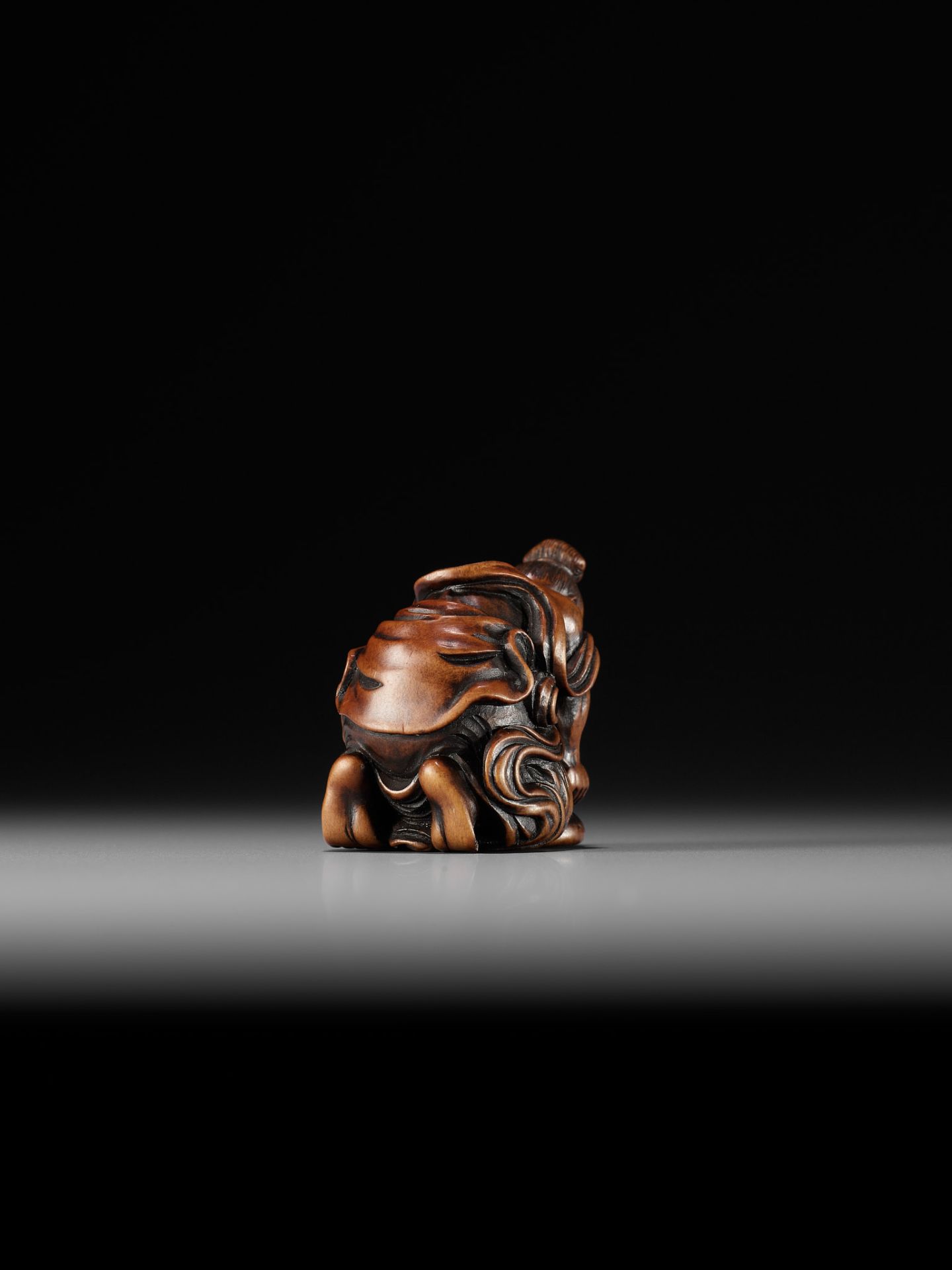 JUGYOKU: A POWERFUL WOOD NETSUKE OF A NIO CRUSHING MOCHI - Image 6 of 10