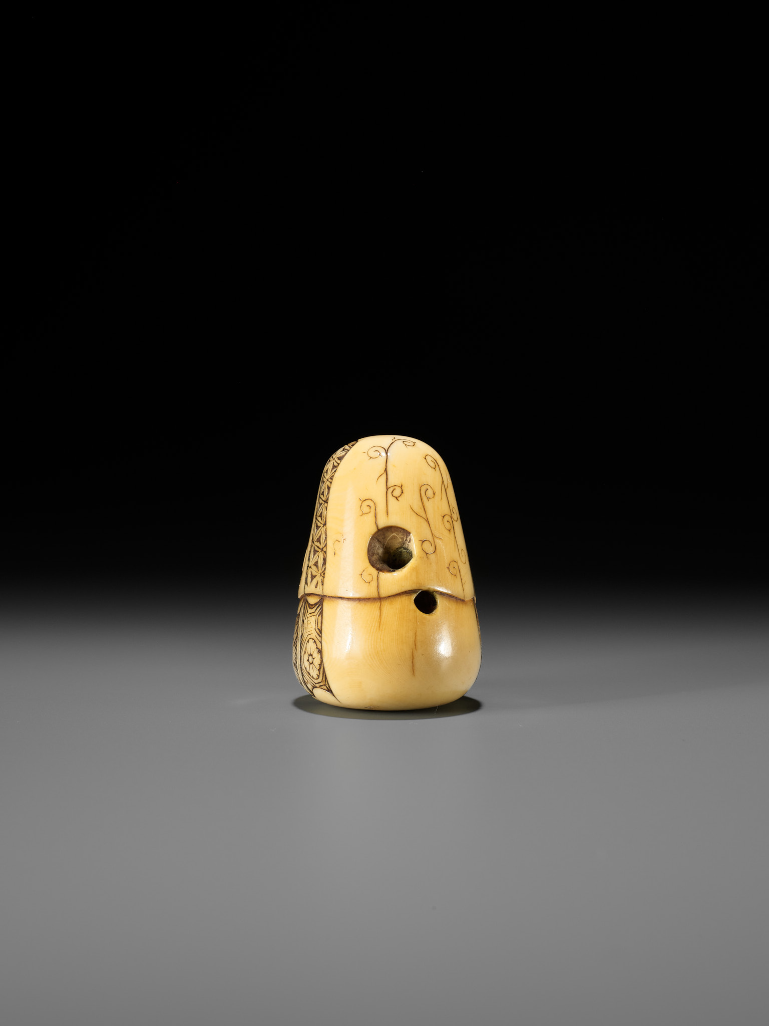 A FINE IVORY NETSUKE OF A JUROJIN DOLL, ATTRIBUTED TO HIDEMASA - Image 7 of 11