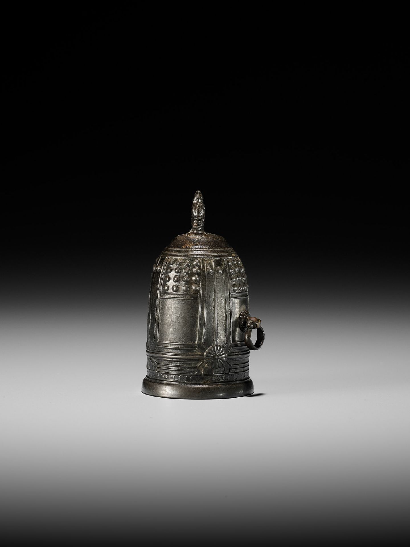 A VERY RARE BRONZE NETSUKE OF A TEMPLE BELL, BONSHO - Image 4 of 8