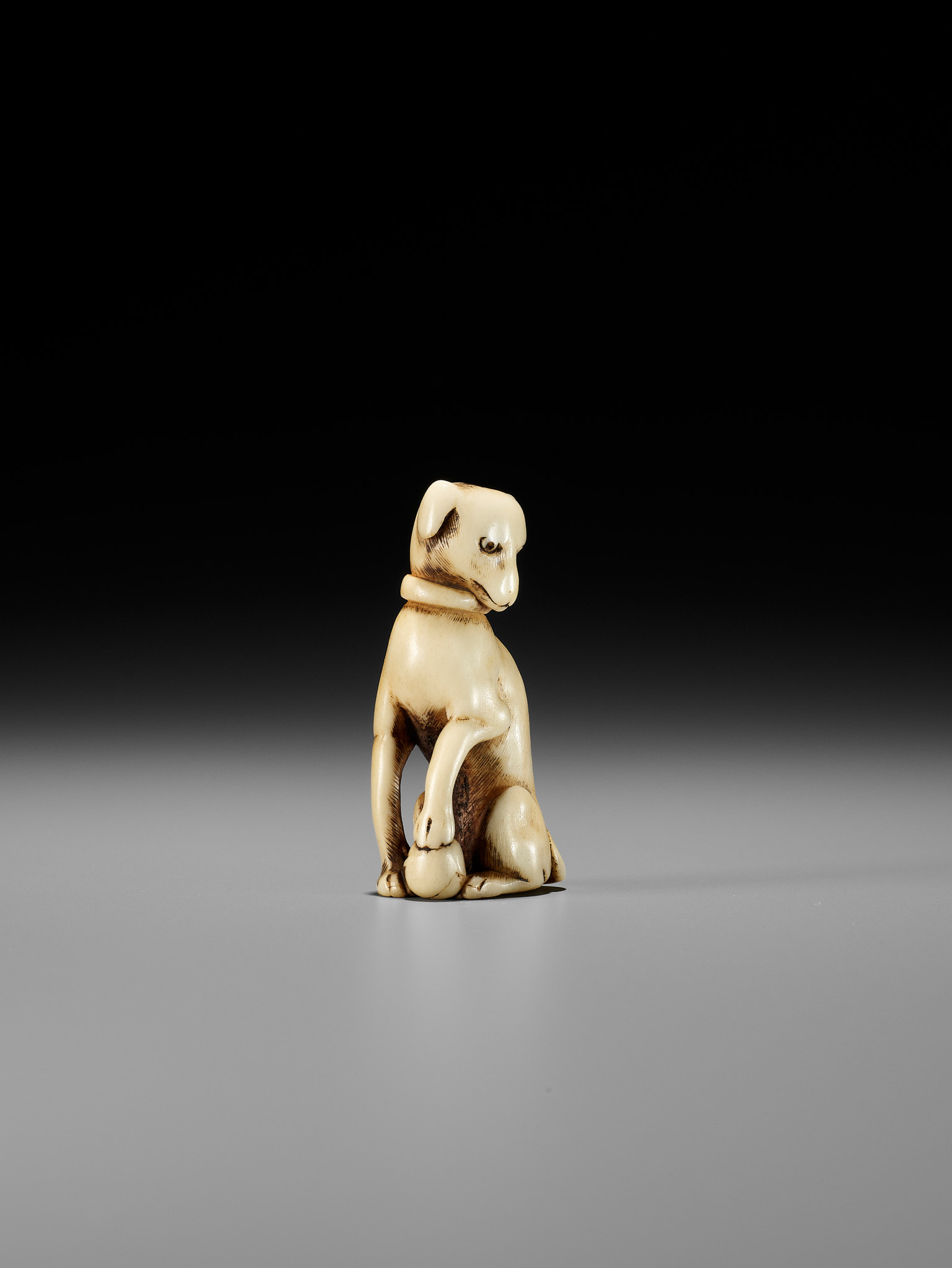 A KYOTO SCHOOL ANTLER NETSUKE OF A DOG - Image 10 of 13