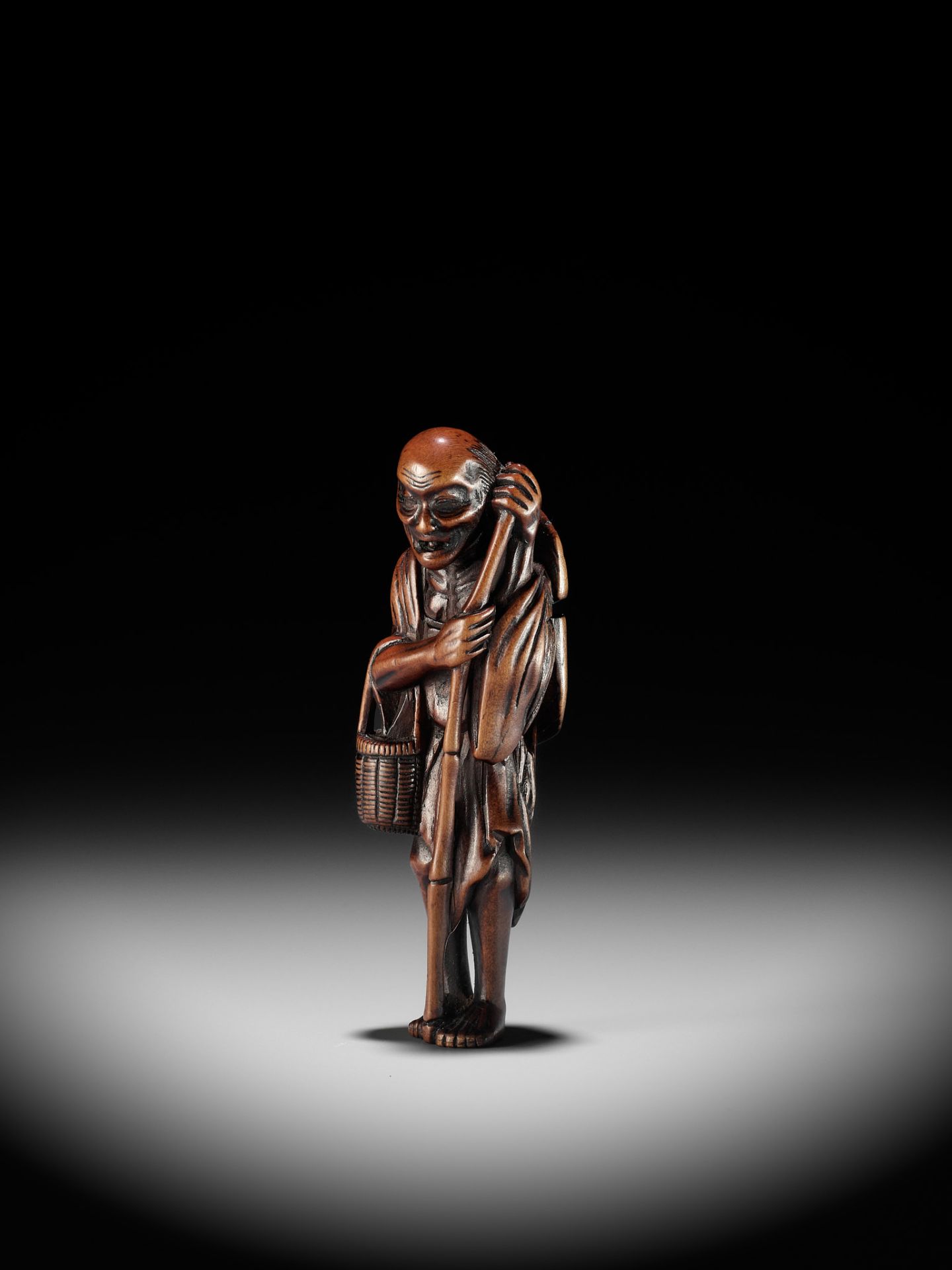 A LARGE AND RARE WOOD NETSUKE OF ONO NO KOMACHI - Image 5 of 10