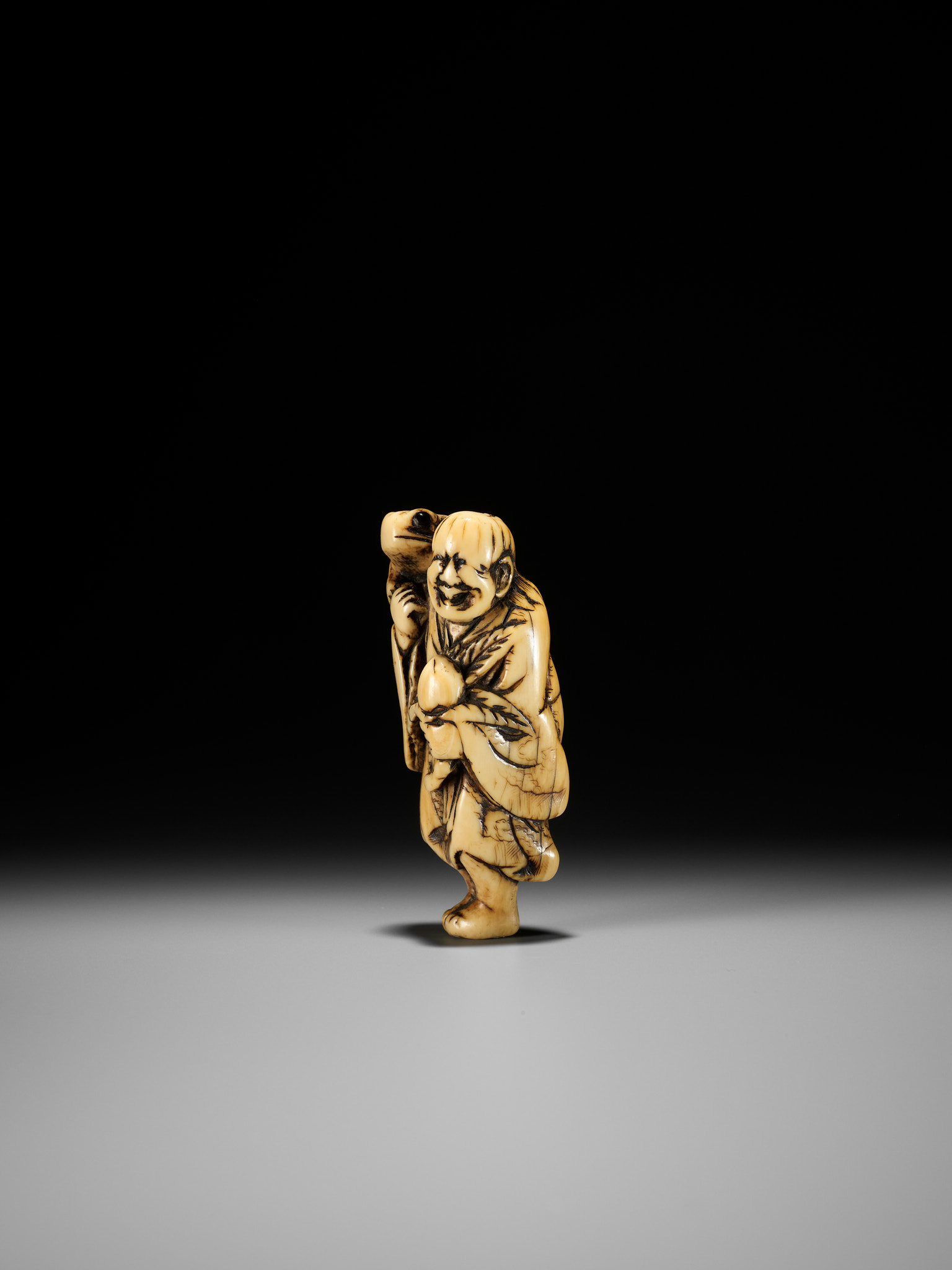 MASAMORI: A GOOD KYOTO SCHOOL IVORY NETSUKE OF GAMA SENNIN - Image 5 of 14