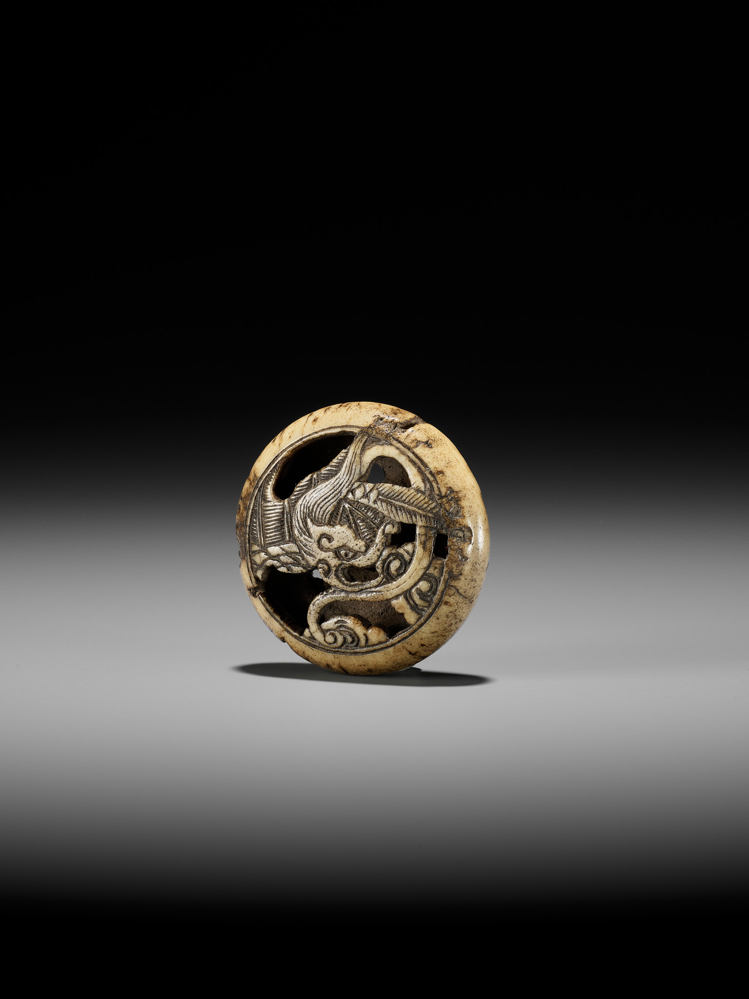 AN ANTLER RYUSA MANJU NETSUKE OF A RAIN DRAGON - Image 8 of 9