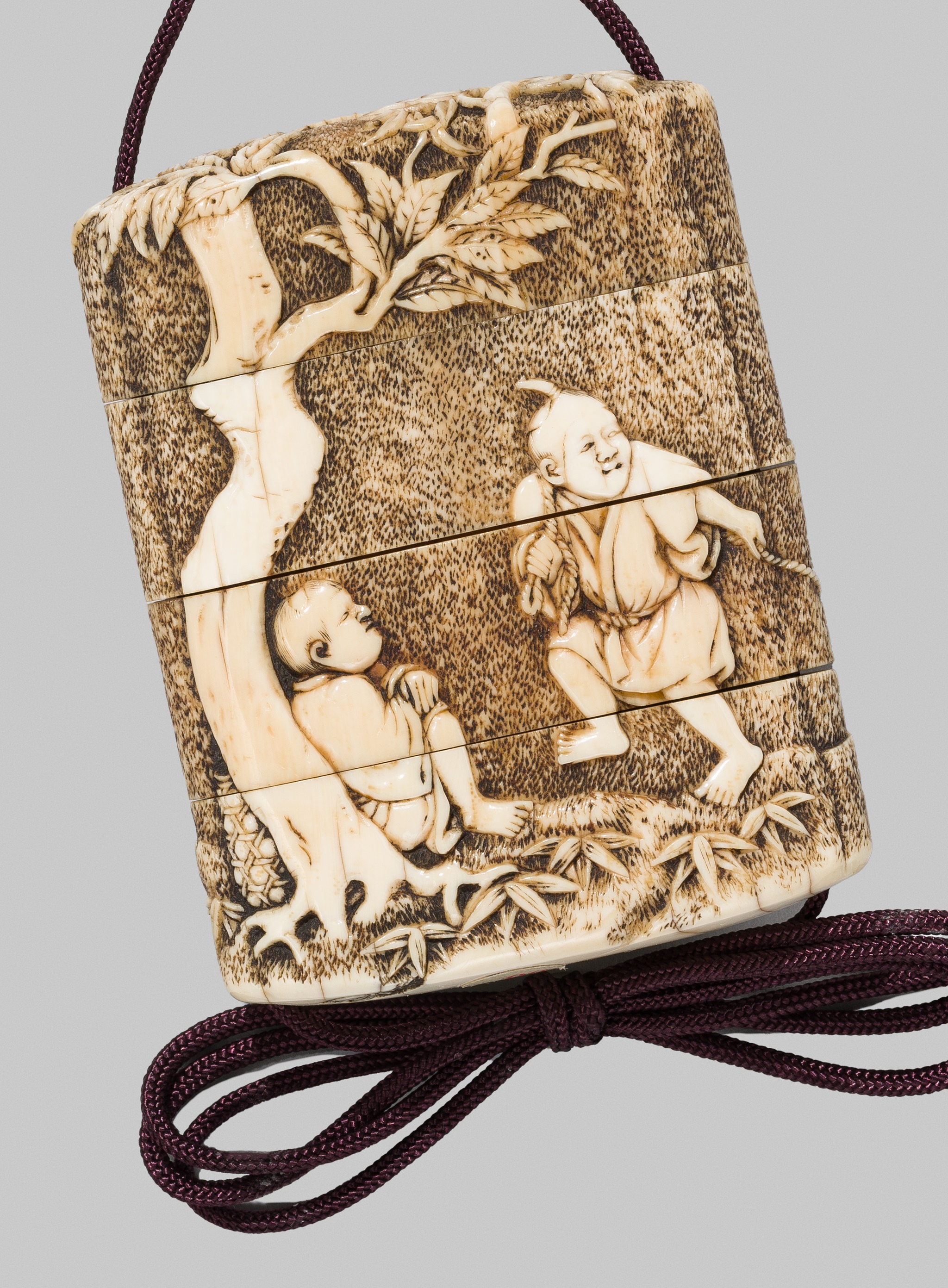 A RARE KYOTO SCHOOL IVORY THREE-CASE INRO WITH EN-SUITE NETSUKE BY GARAKU - Image 2 of 14