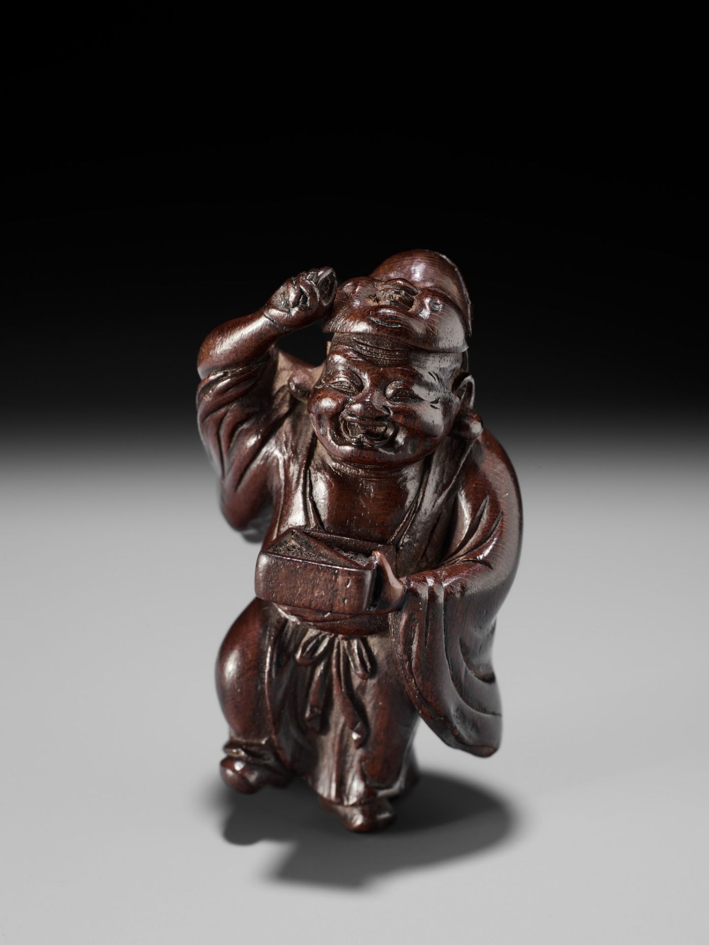 A FINE WOOD NETSUKE OF HOTEI AT SETSUBUN - Image 11 of 12