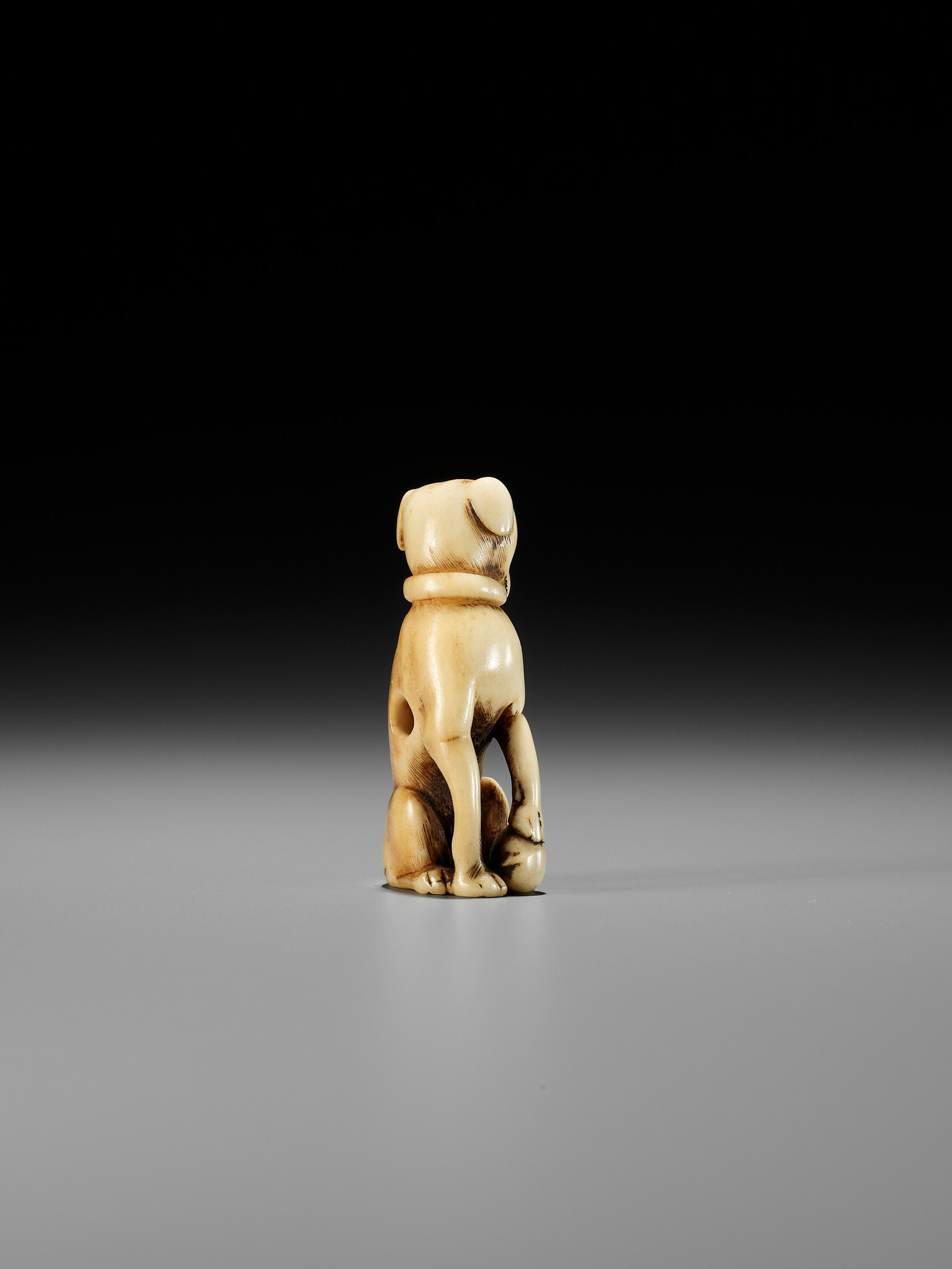 A KYOTO SCHOOL ANTLER NETSUKE OF A DOG - Image 9 of 13