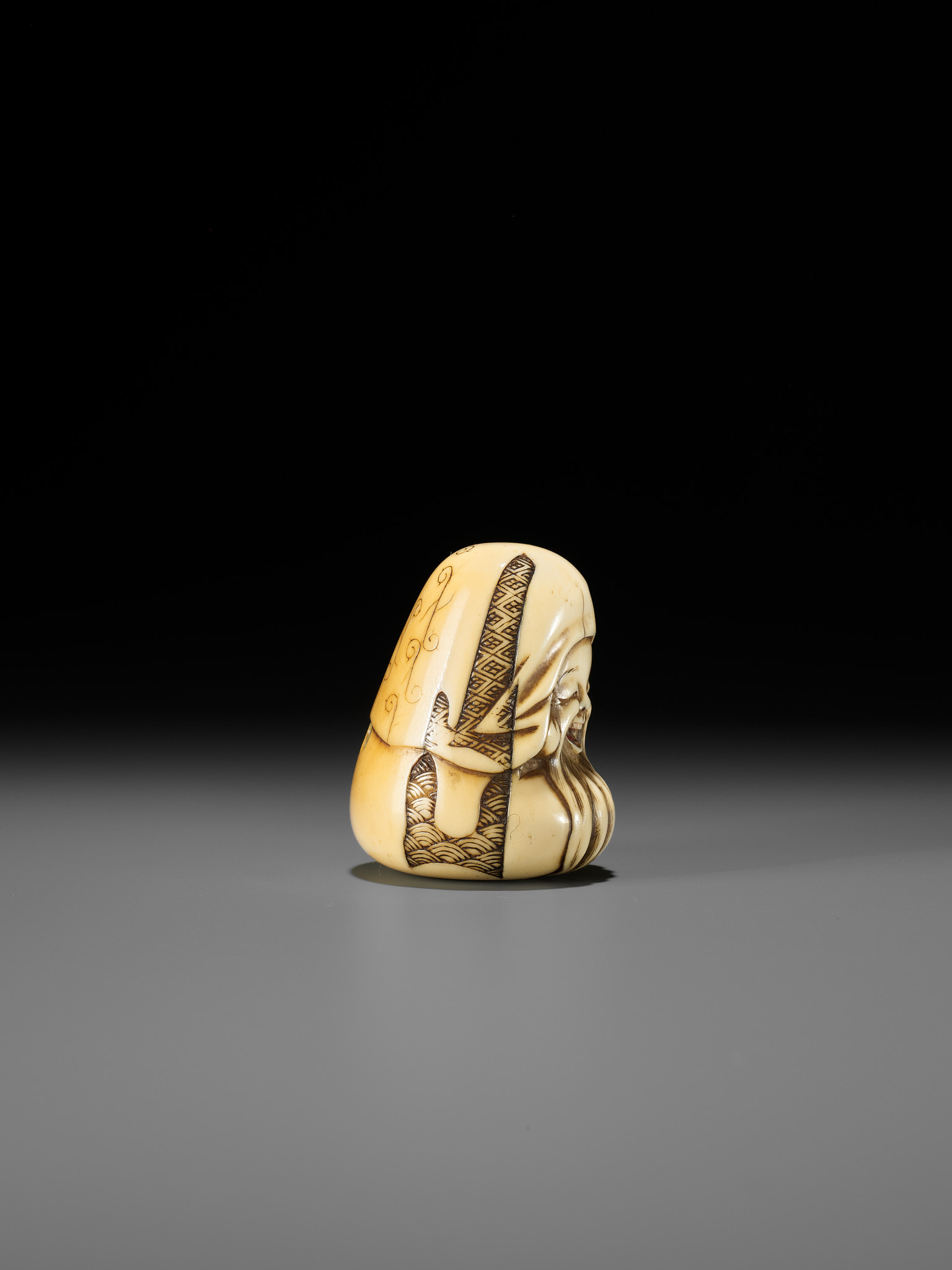 A FINE IVORY NETSUKE OF A JUROJIN DOLL, ATTRIBUTED TO HIDEMASA - Image 8 of 11